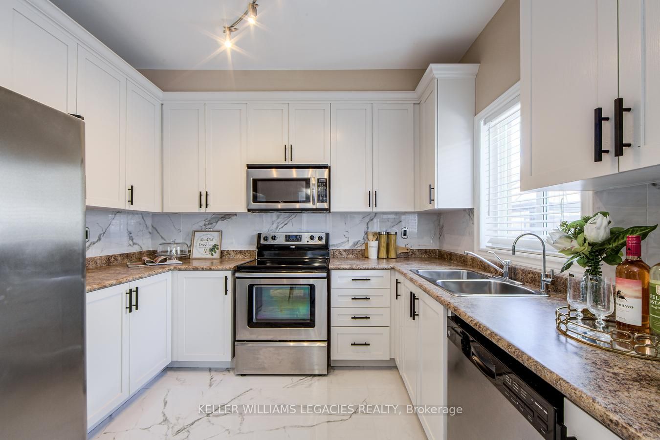 93 Chateau Drive Property Photo 13