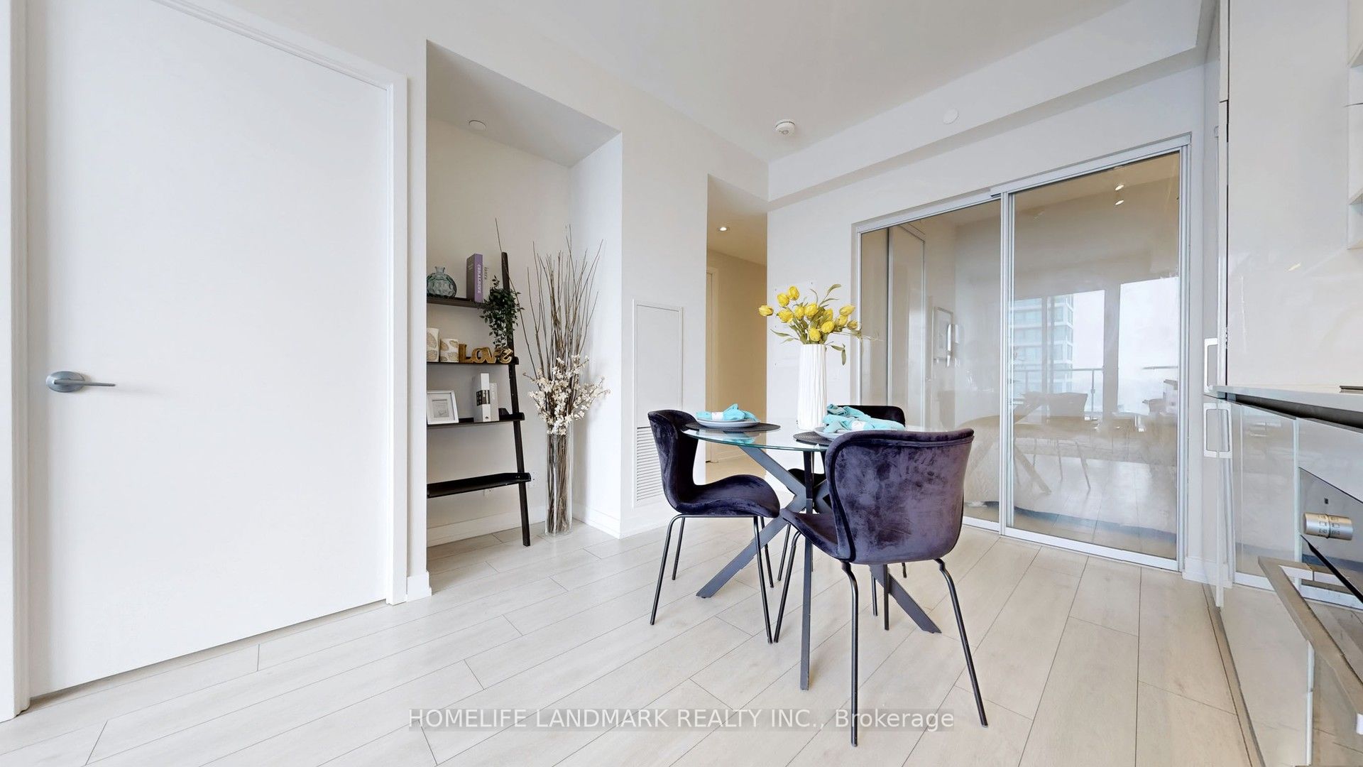 #3907 - 898 Portage Parkway Property Photo 13
