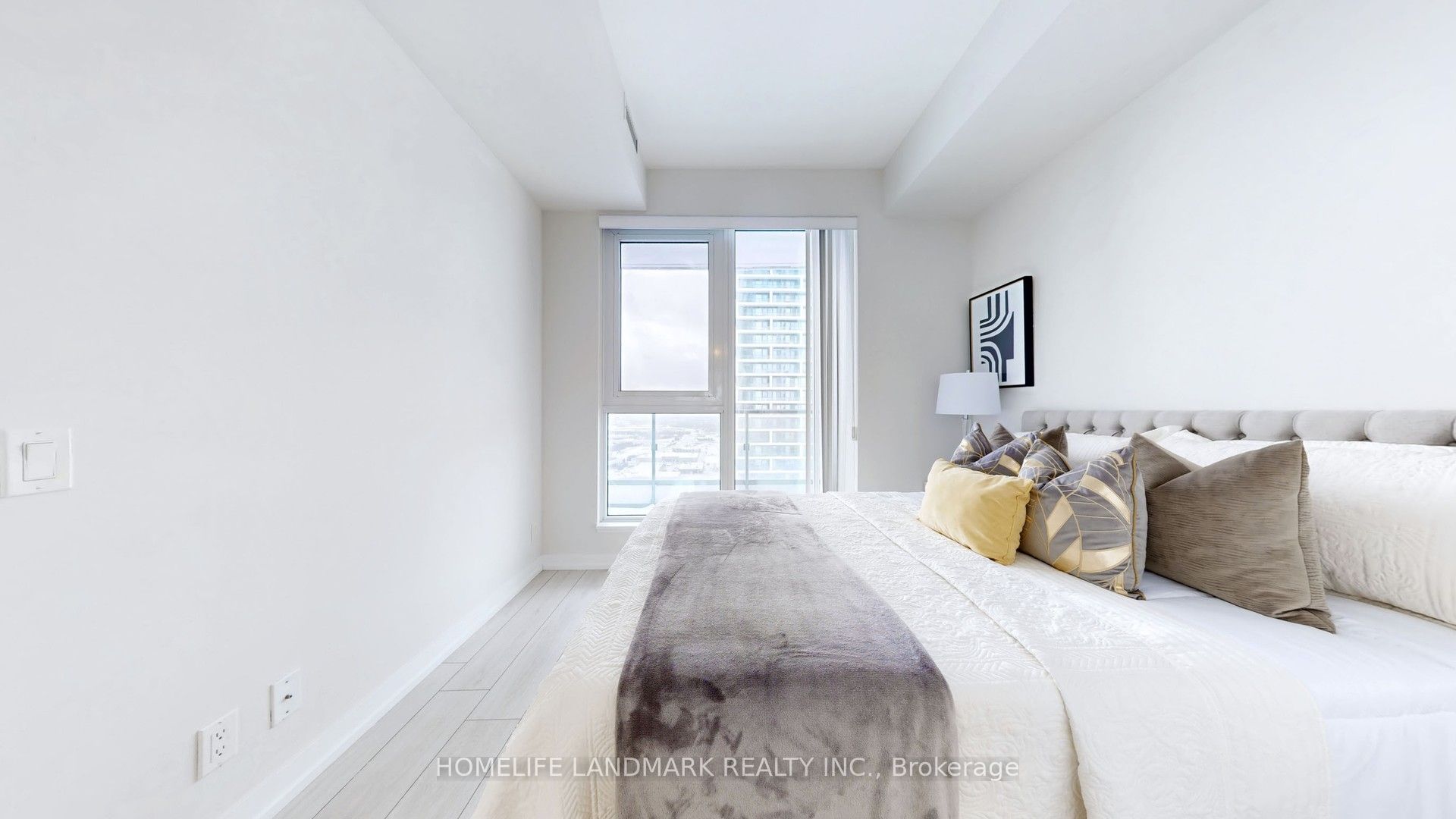 #3907 - 898 Portage Parkway Property Photo 15