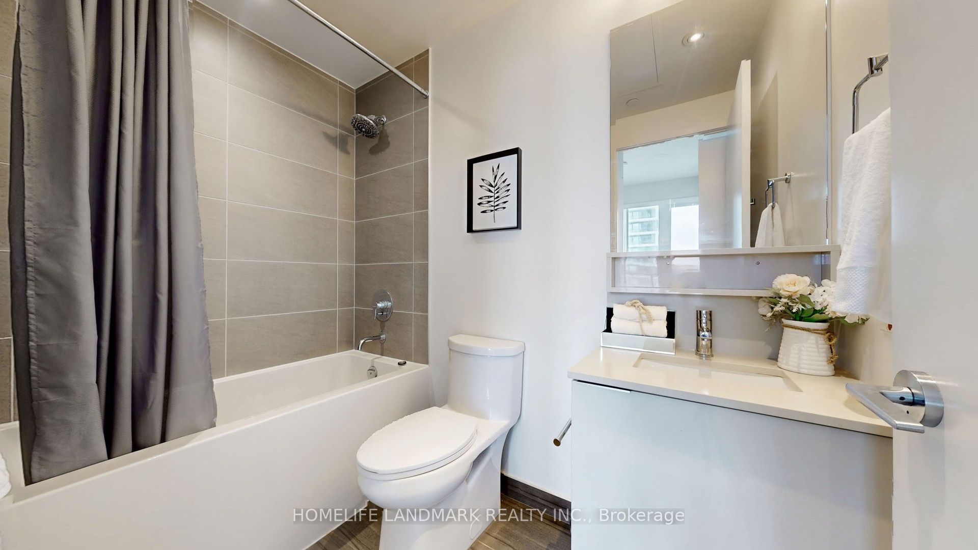 #3907 - 898 Portage Parkway Property Photo 17