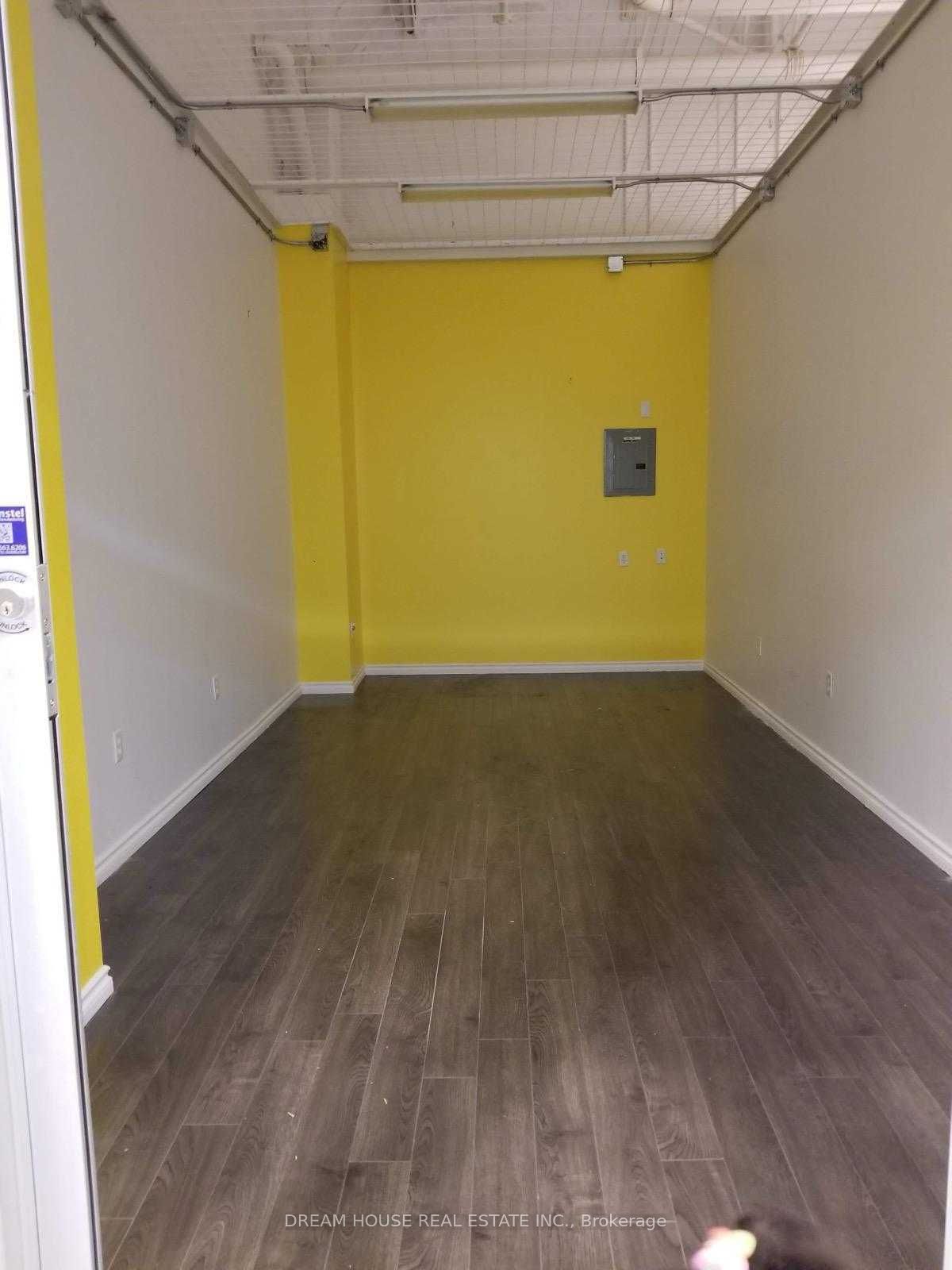 #158 - 7181 Yonge St. Street Property Photo 6