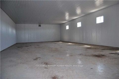 7254 10th Line Property Photo 11