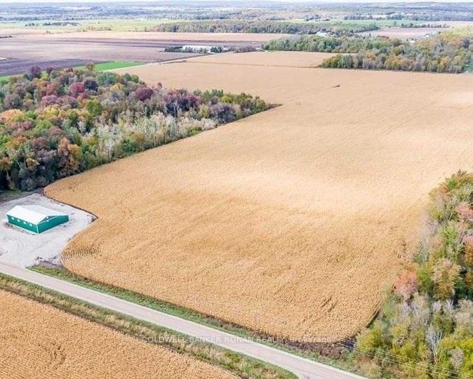 7254 10th Line Property Photo 5