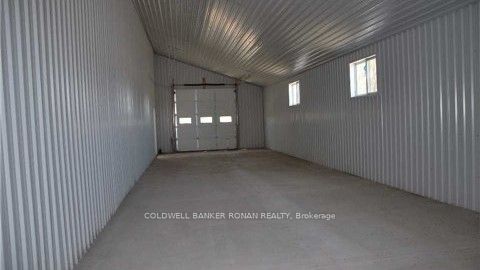 7254 10th Line Property Photo 8