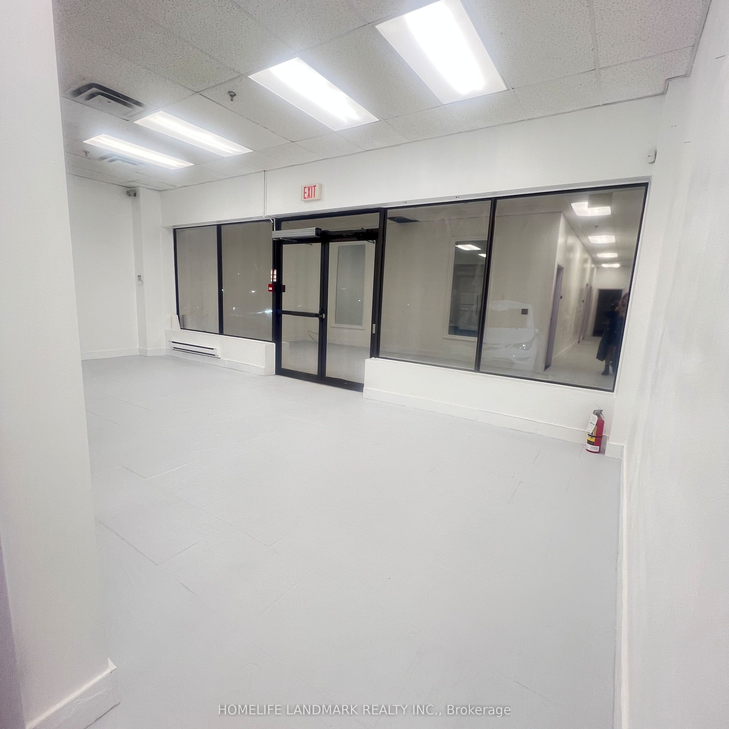 #6 - 11160 Yonge Street Property Photo 1