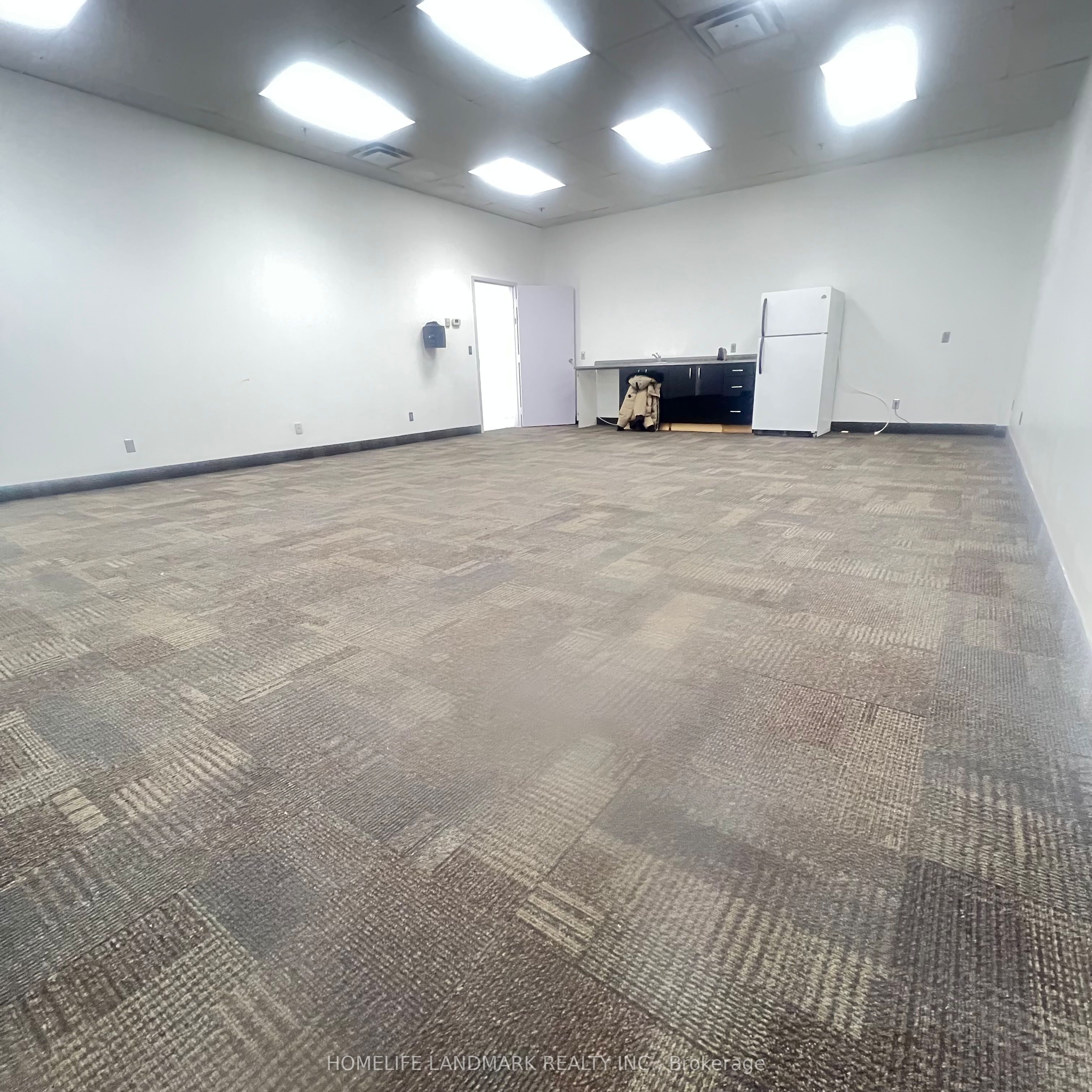 #6 - 11160 Yonge Street Property Photo 2