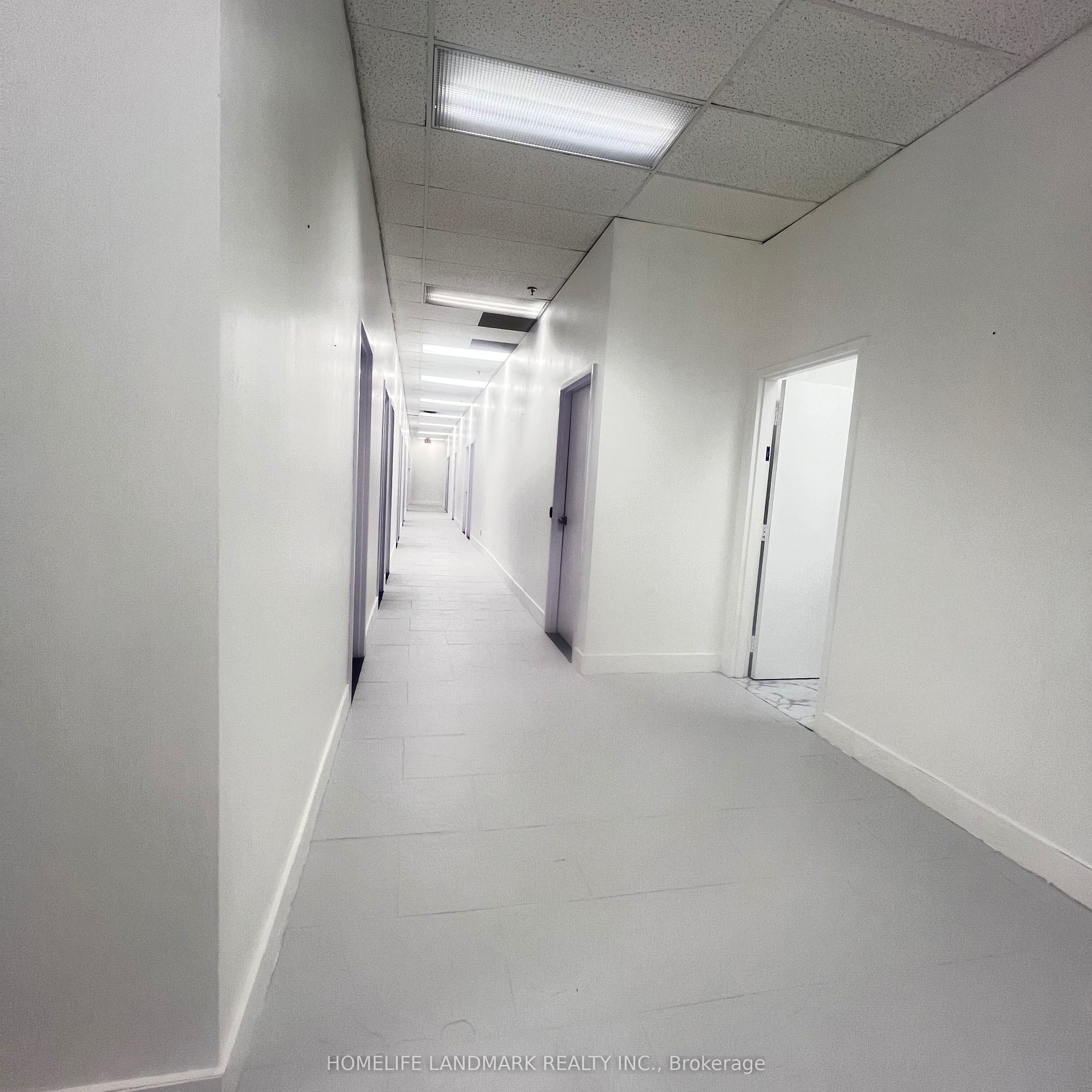 #6 - 11160 Yonge Street Property Photo 4