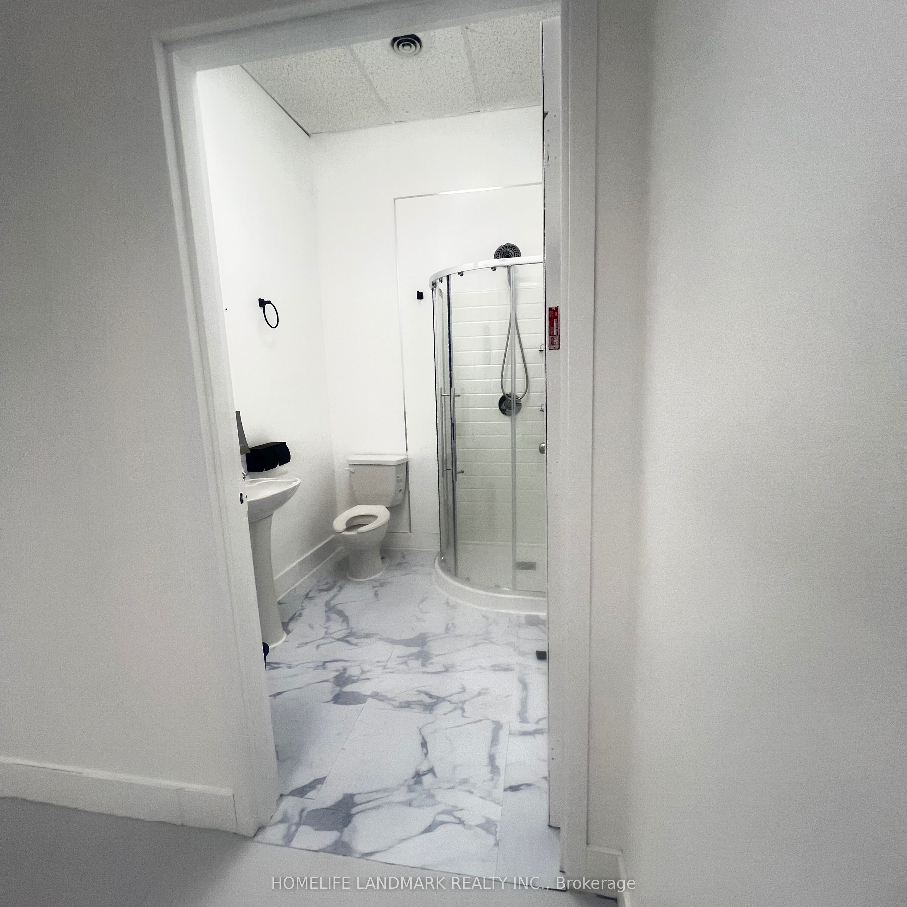 #6 - 11160 Yonge Street Property Photo 5