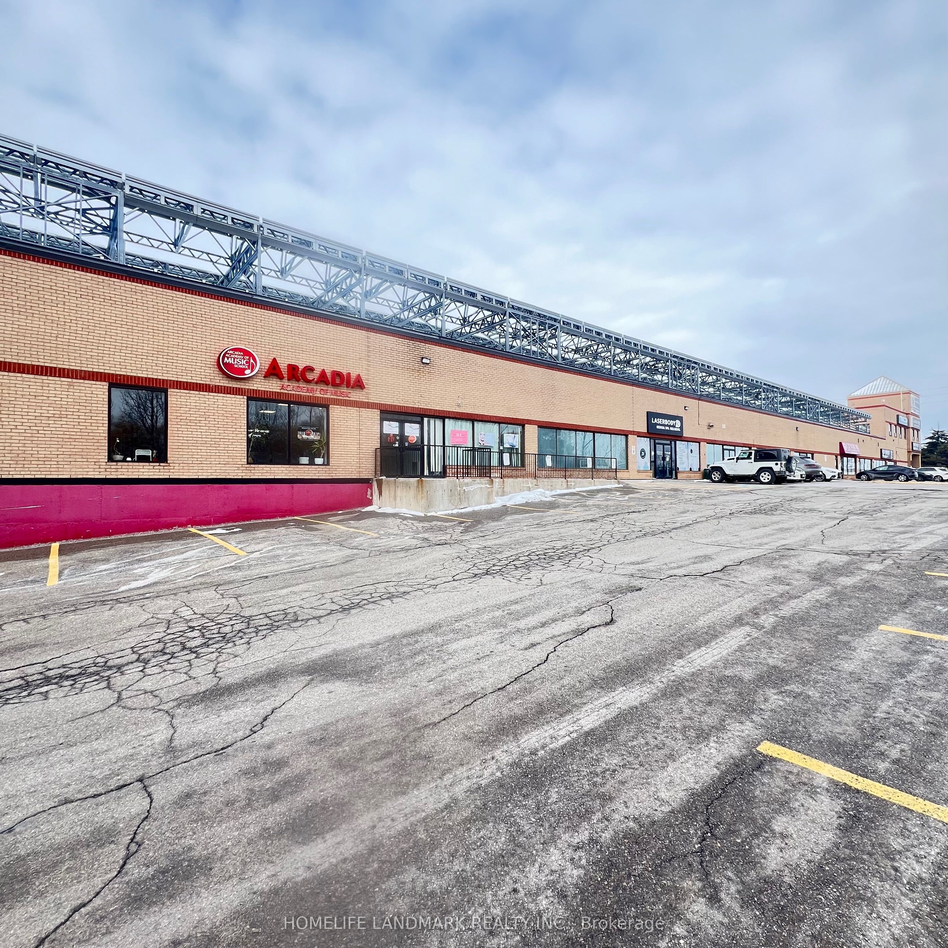 #6 - 11160 Yonge Street Property Photo 7