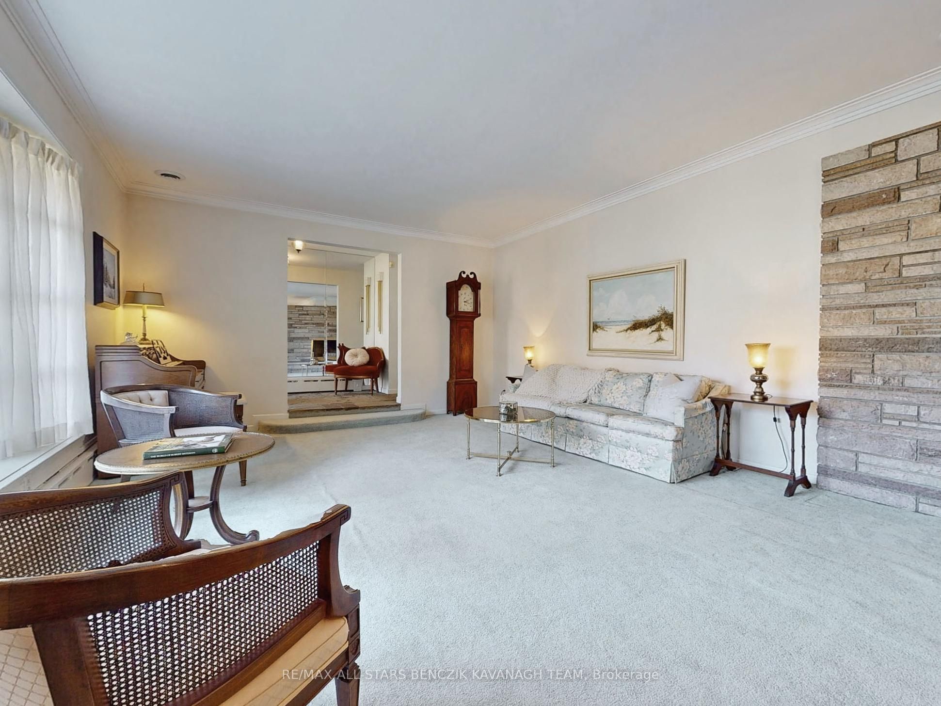 2 Savannah Crescent Property Photo 5