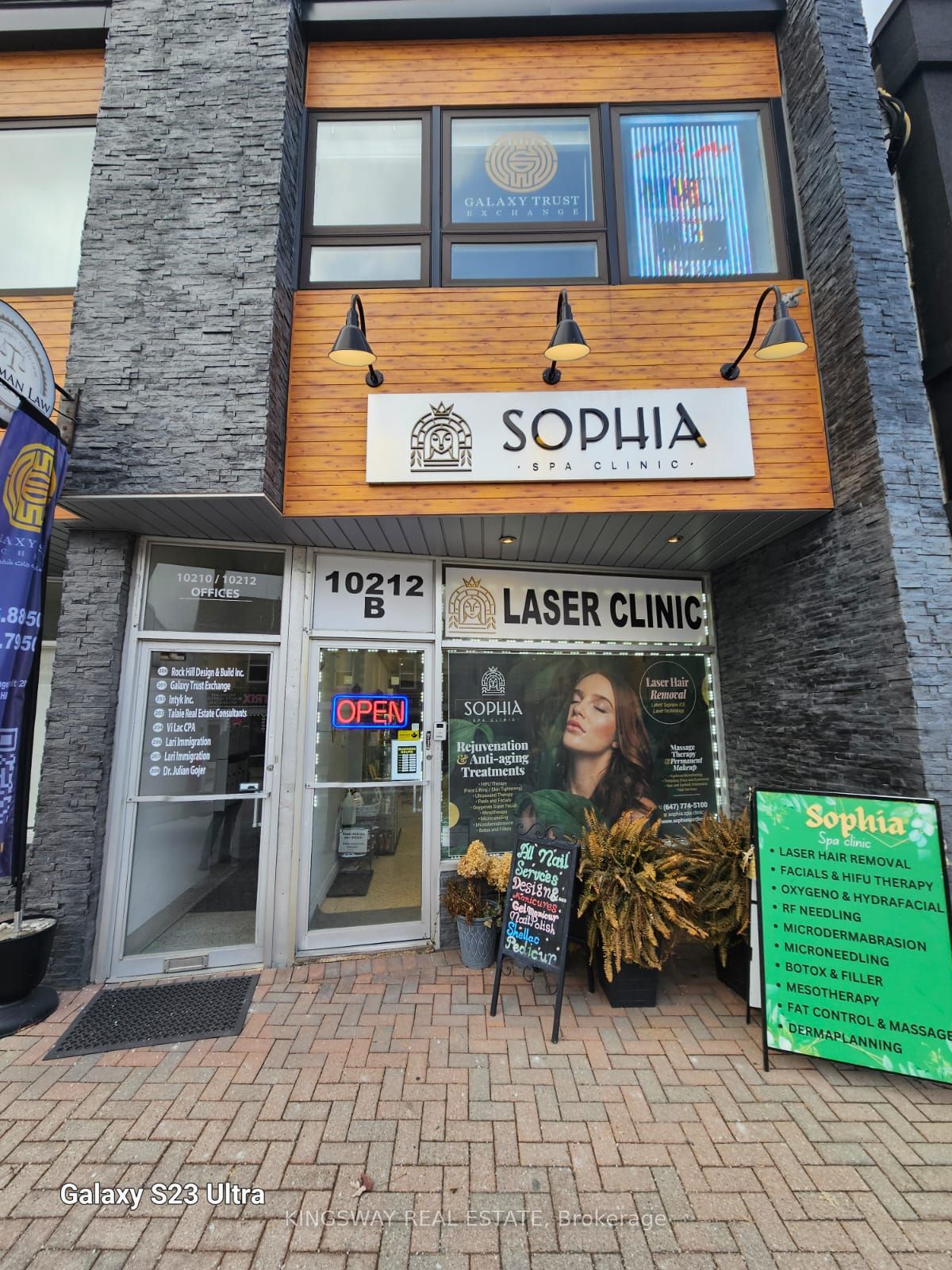 10212b Yonge Street Property Photo 1