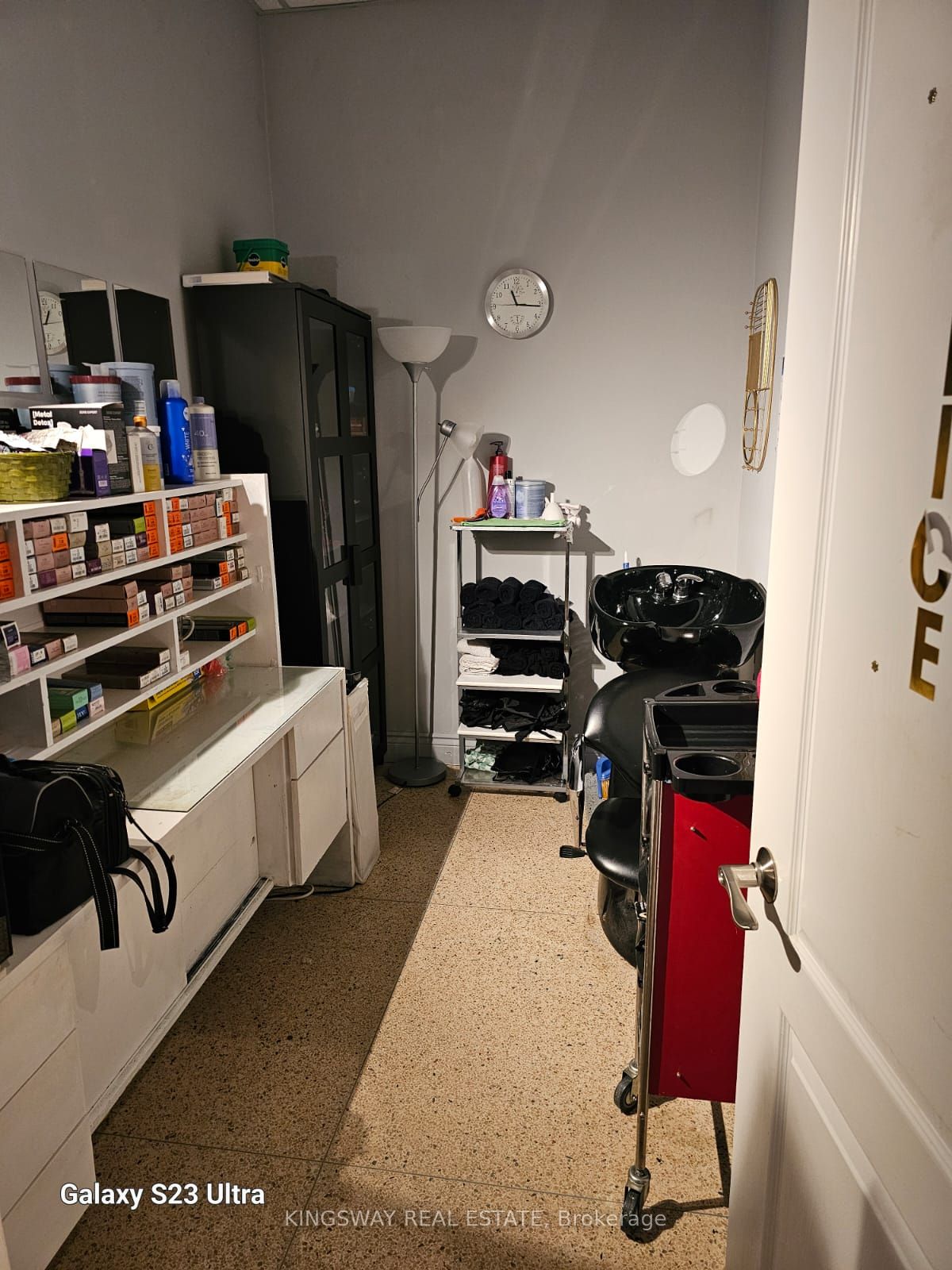 10212b Yonge Street Property Photo 9