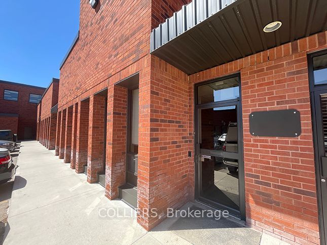 90 Centurian Dr Property Photo 1