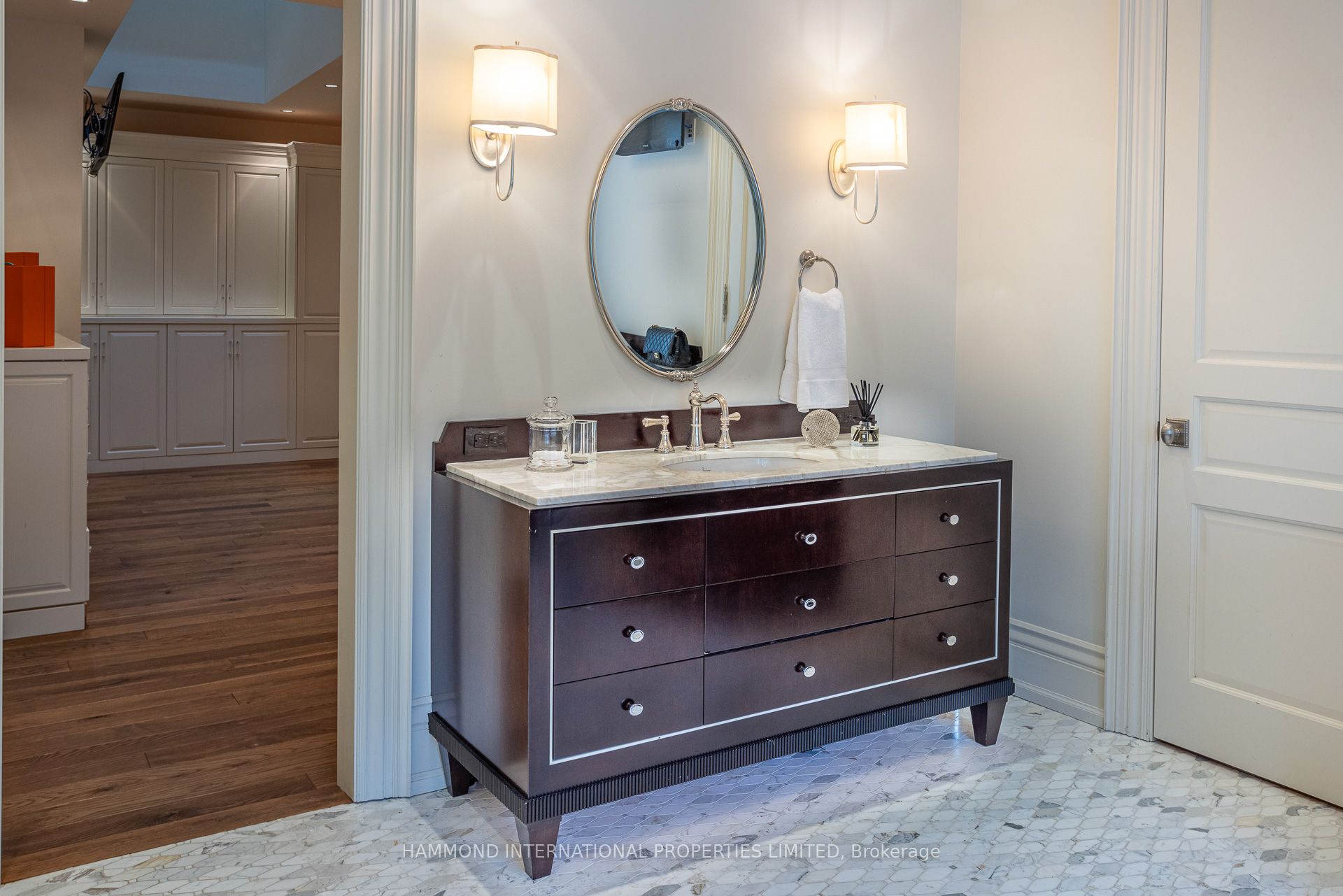 100 Kennedy Street Property Photo 27