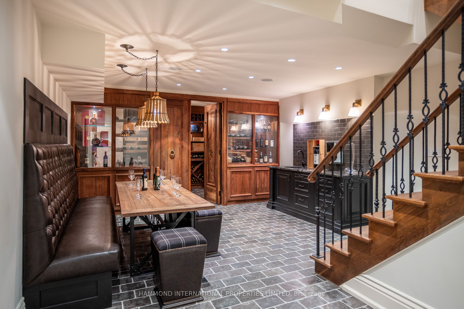 100 Kennedy Street Property Photo 36