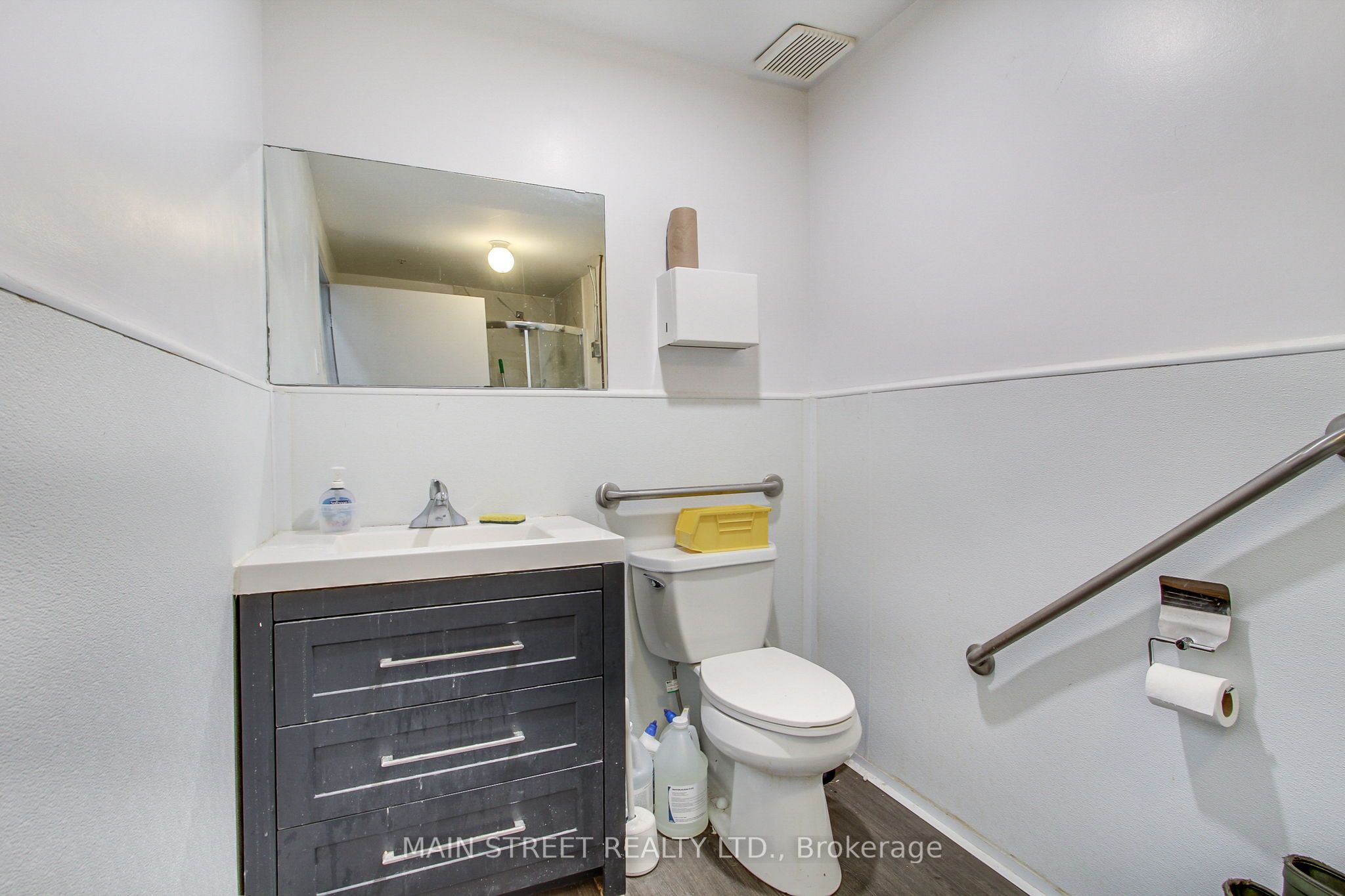 #5 - 55 Winges Road Property Photo 8