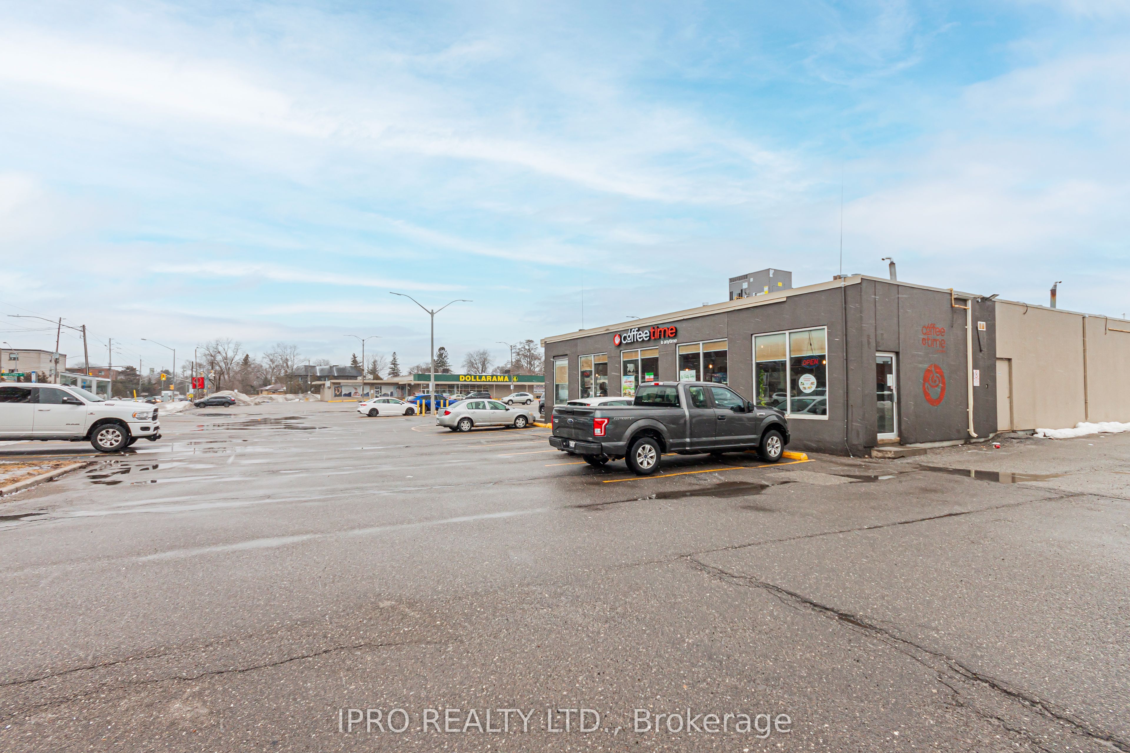 704 Major Mackenzie Drive Property Photo 3