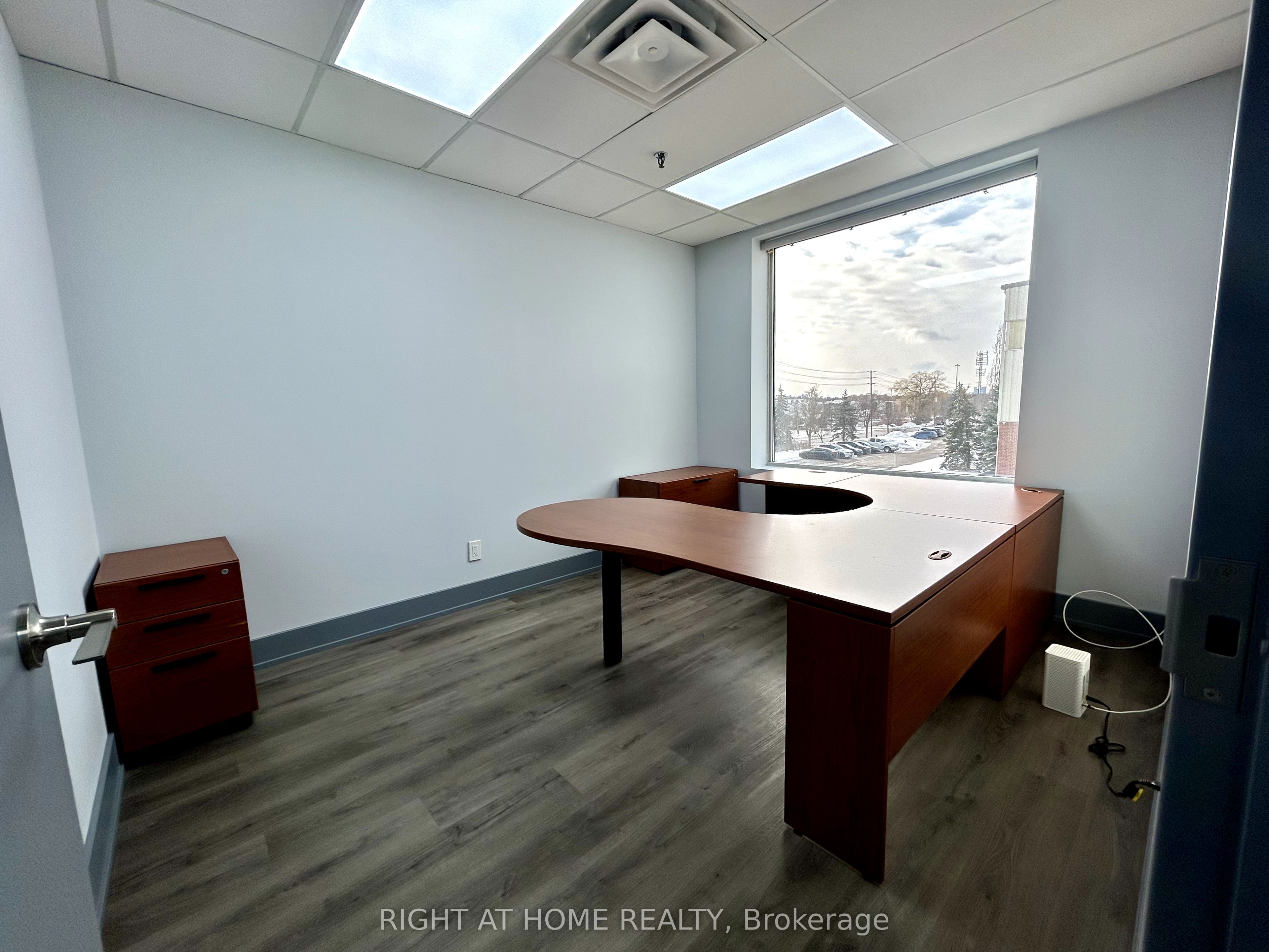 #203 - 2750 14th Avenue Property Photo 6