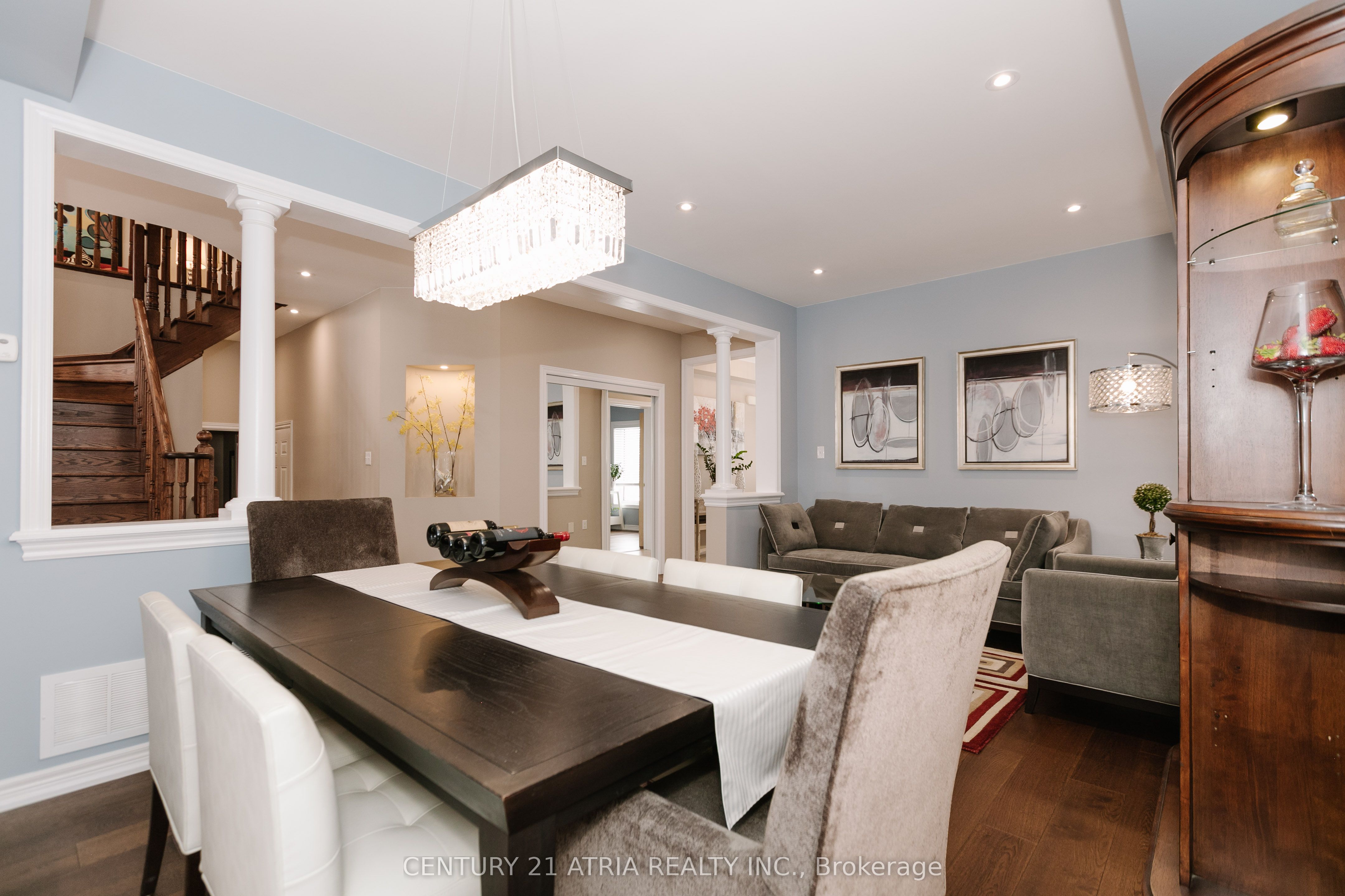 73 Thornlodge Drive Property Photo 8