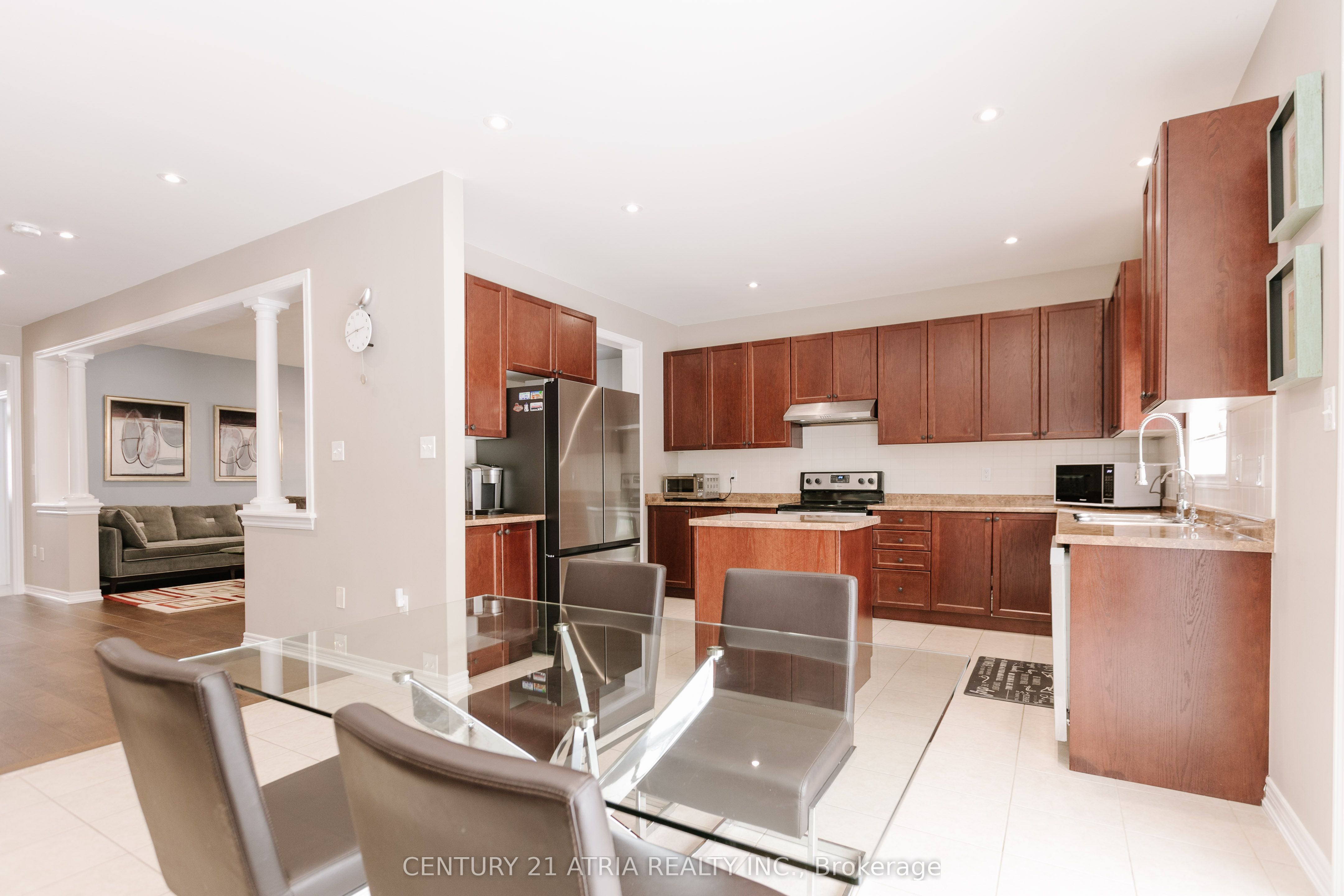 73 Thornlodge Drive Property Photo 10