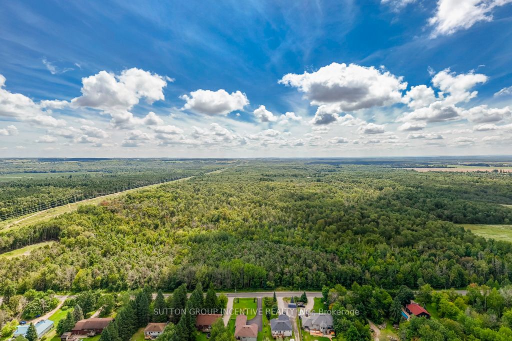 5349 30th Side Road Property Photo 2