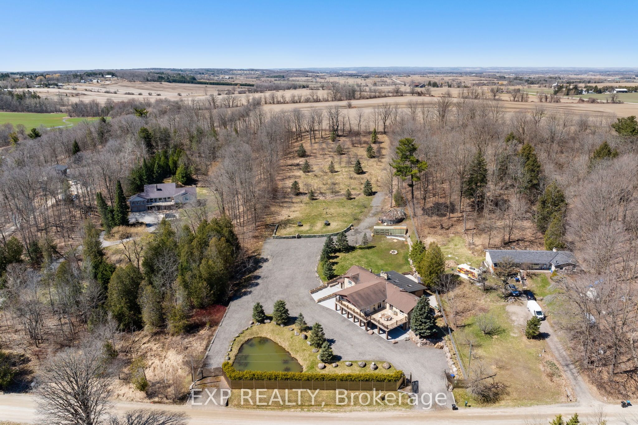 2866 20th Sideroad Property Photo 2
