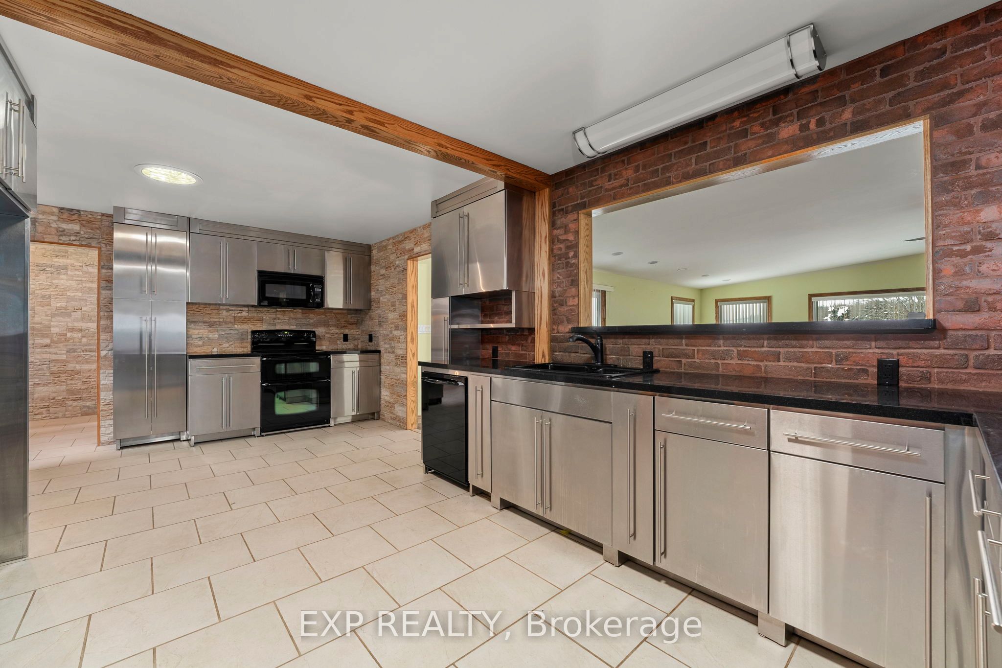 2866 20th Sideroad Property Photo 6