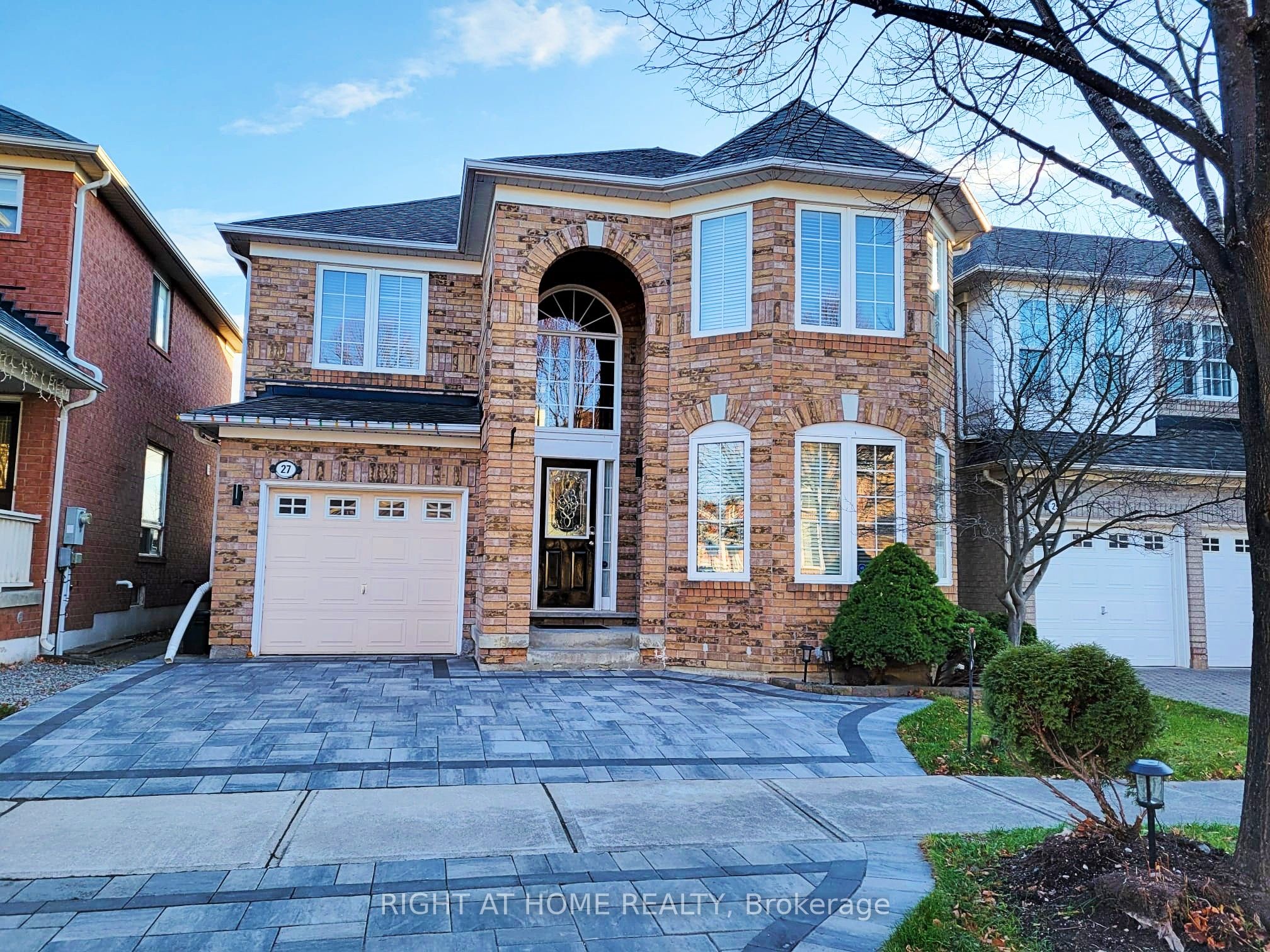 27 Wiltshire Drive Property Photo 1