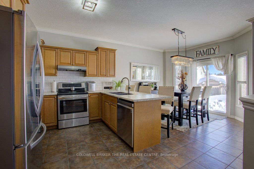 80 Armeda Clow Crescent Property Photo 12