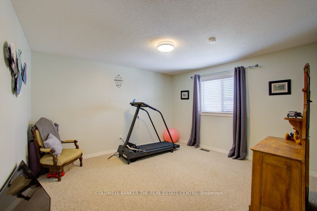 80 Armeda Clow Crescent Property Photo 26