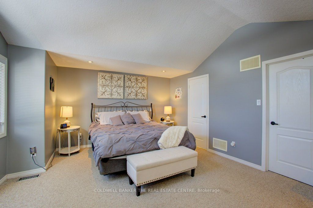 80 Armeda Clow Crescent Property Photo 28