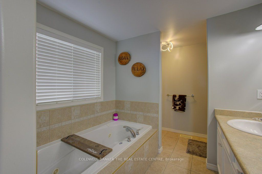 80 Armeda Clow Crescent Property Photo 30