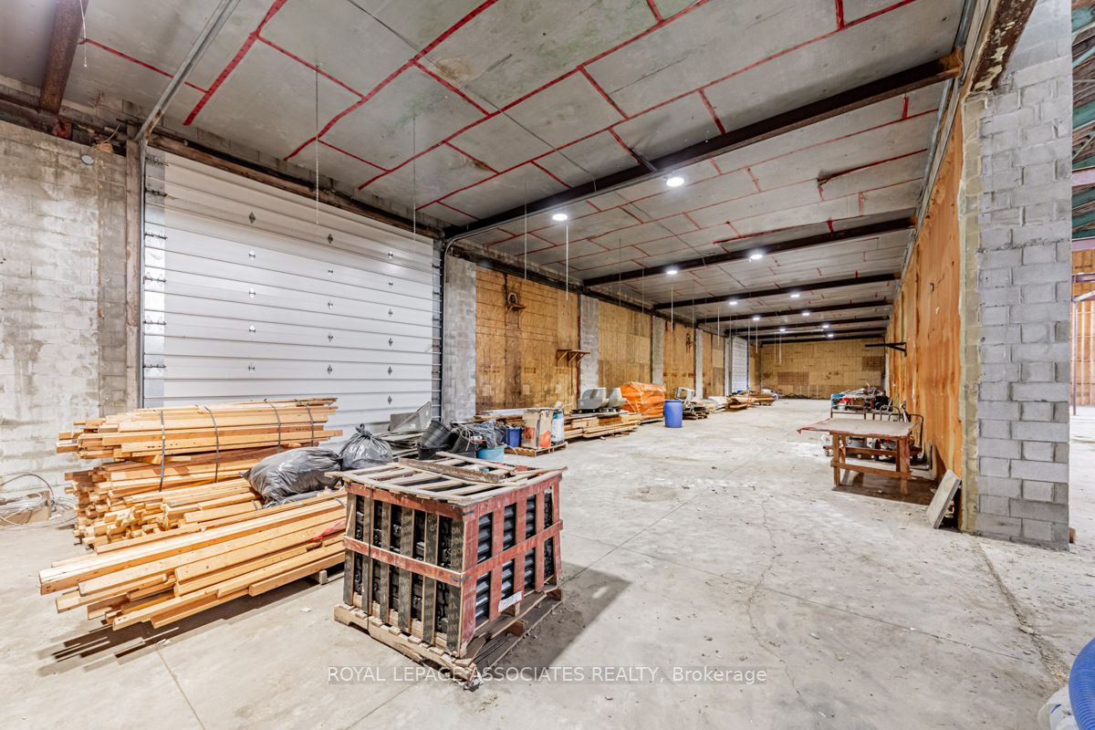 13838 Woodbine Ave Property Photo 11