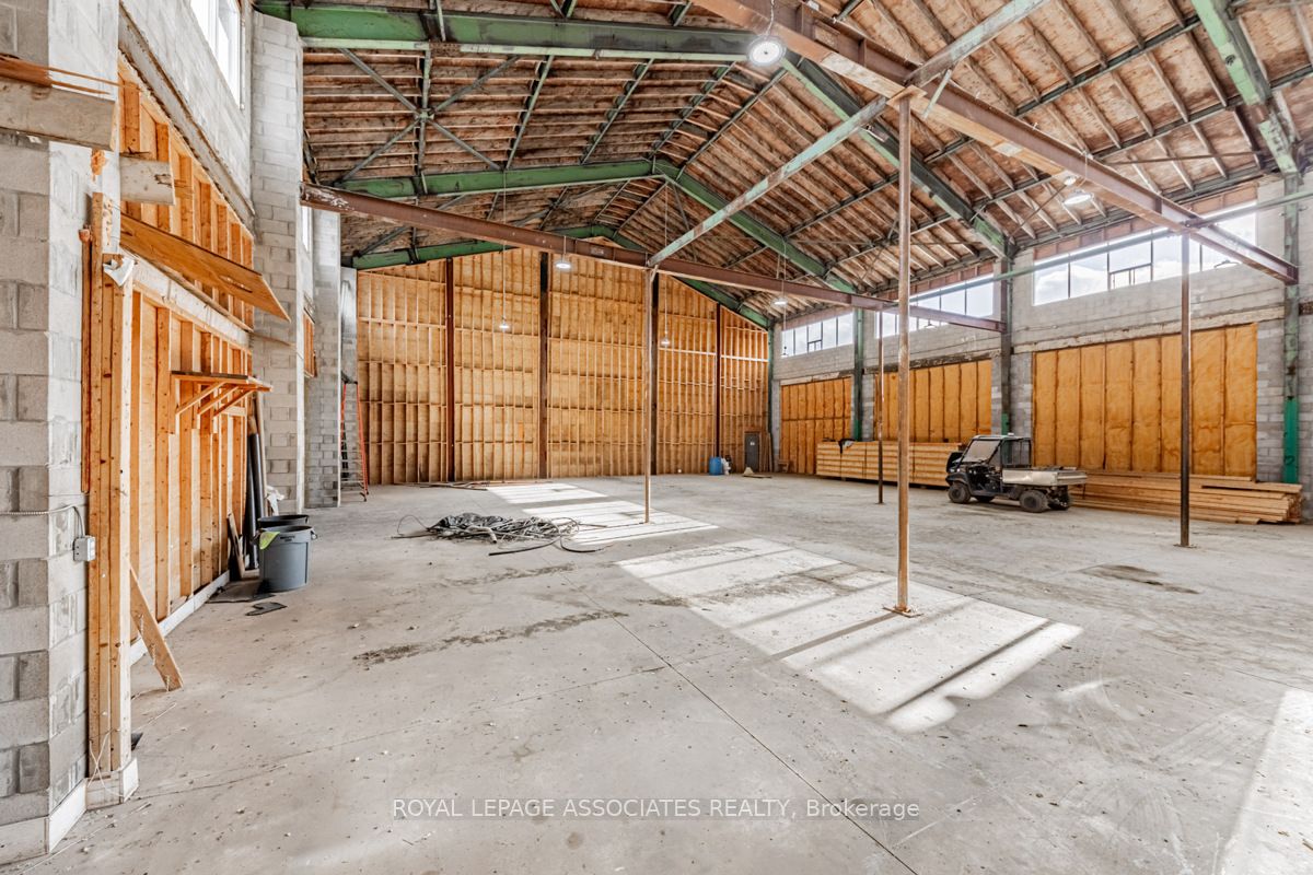 13838 Woodbine Ave Property Photo 32