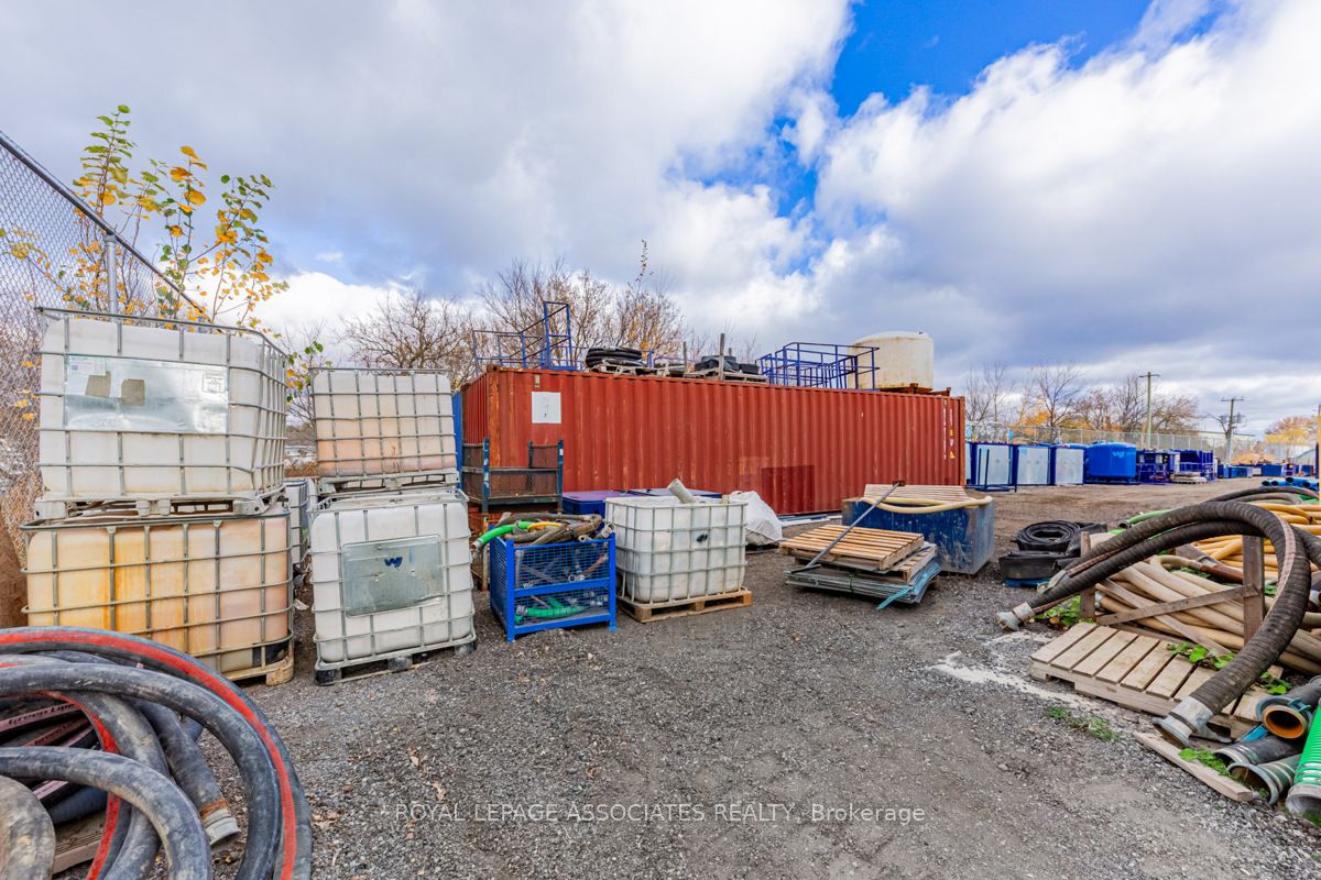 13838 Woodbine Ave Property Photo 36