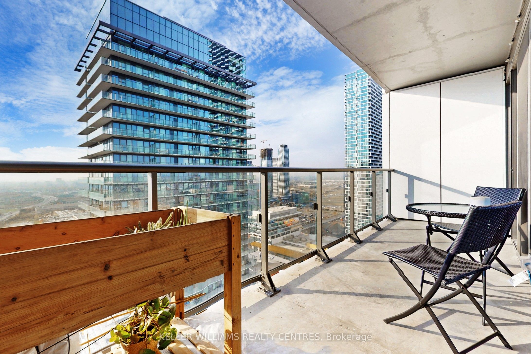 #3009 - 1000 Portage Parkway Property Photo 18