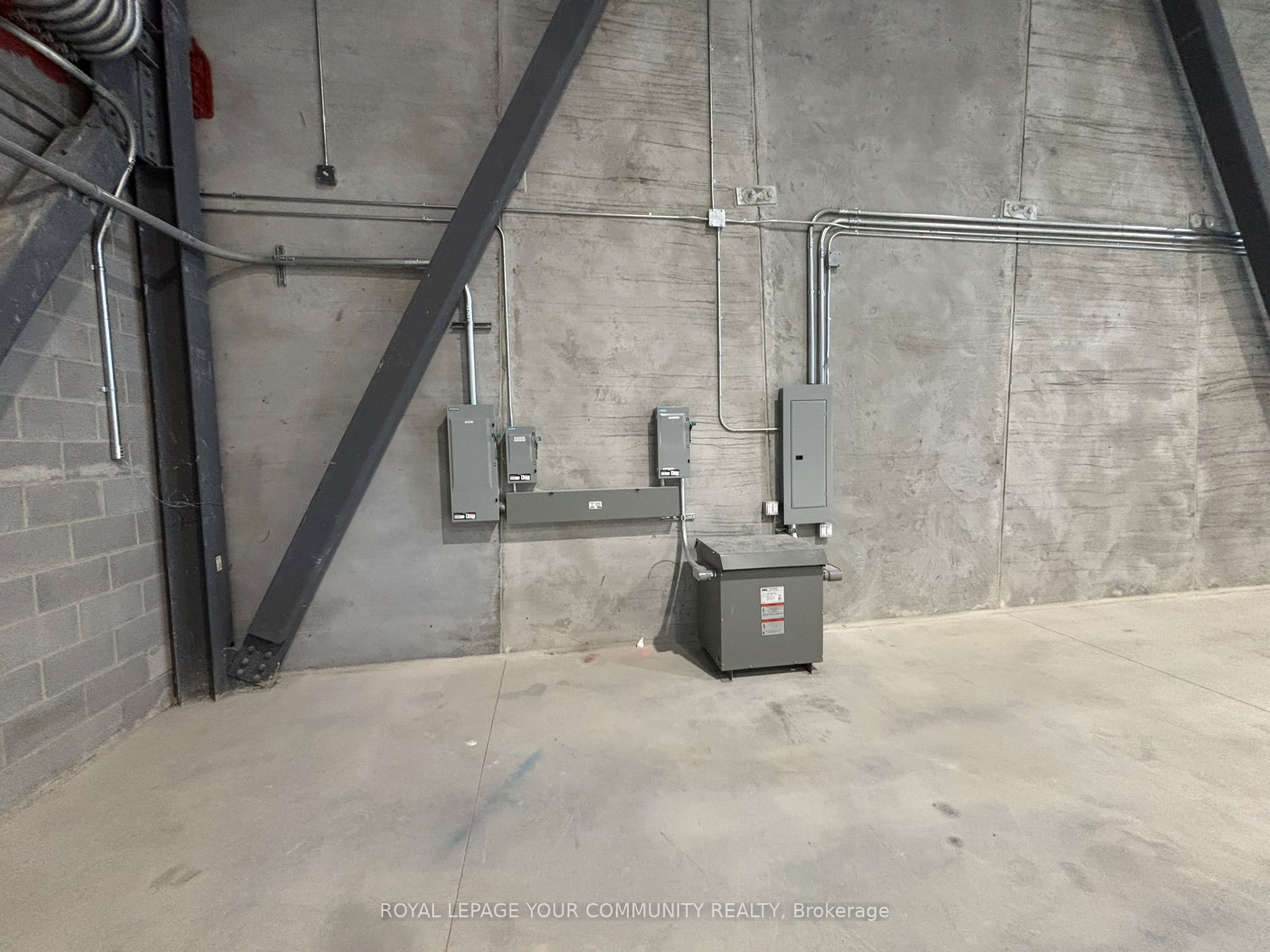 #unit 1 - 135 Addison Hall Circle Property Photo 14