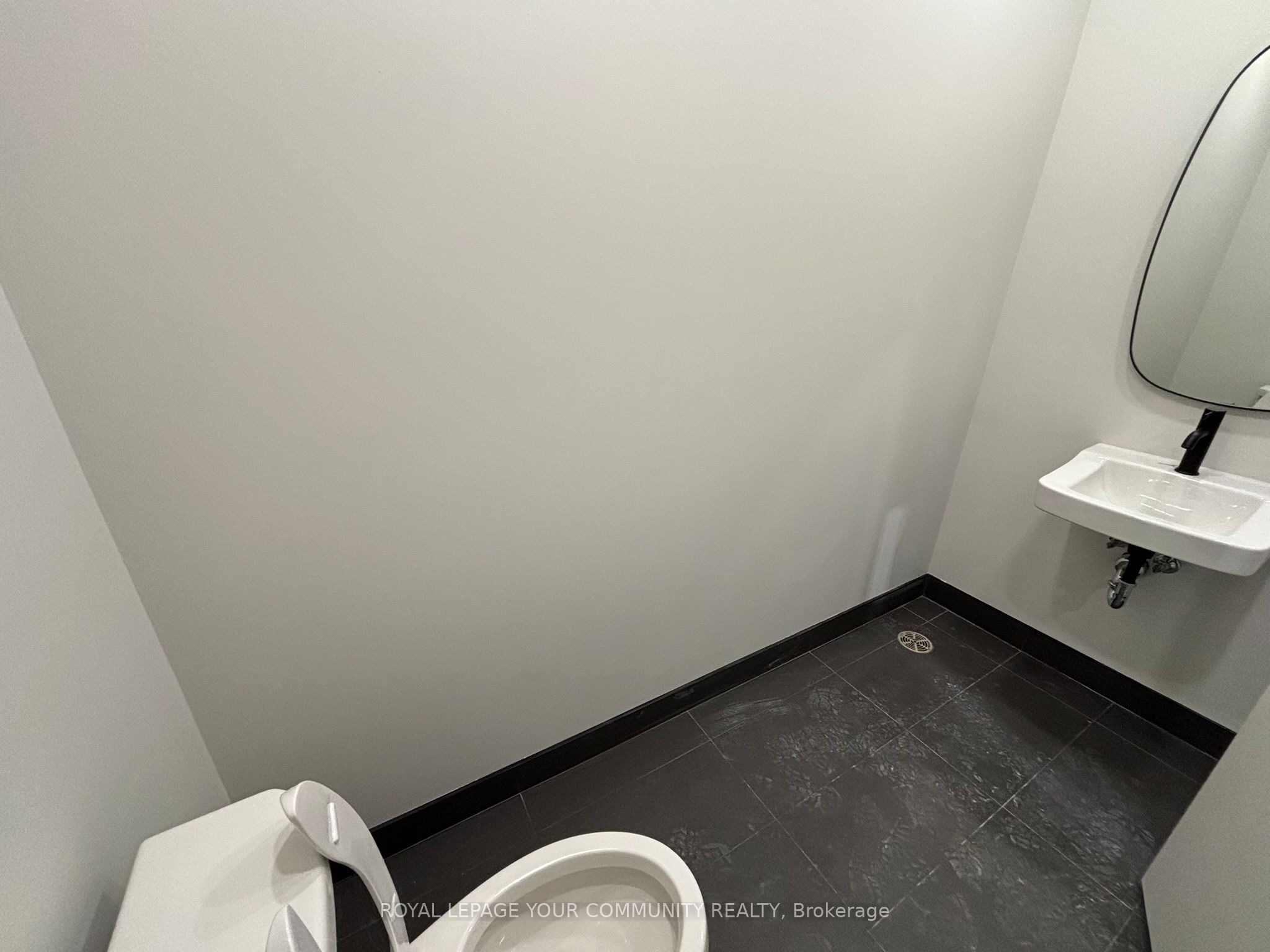 #unit 1 - 135 Addison Hall Circle Property Photo 18