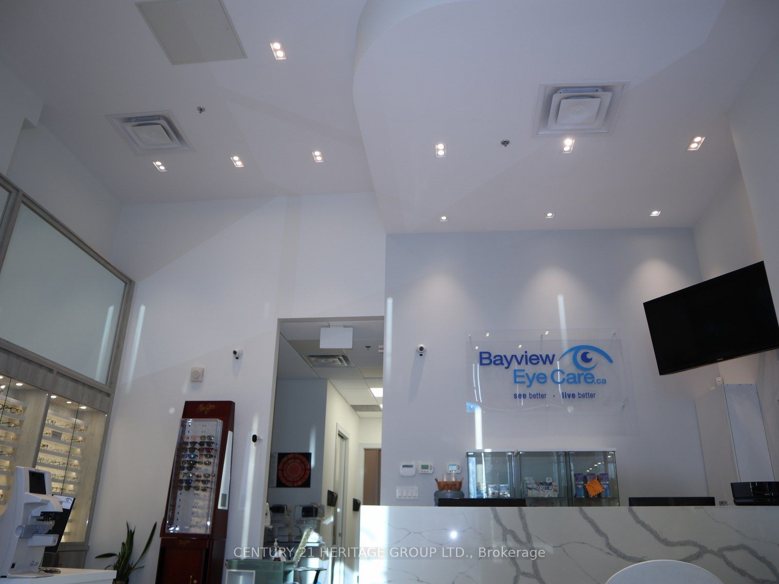 #123&125 - 8763 Bayview Avenue Property Photo 5