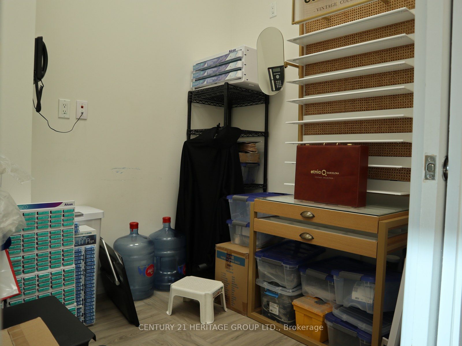 #123&125 - 8763 Bayview Avenue Property Photo 10
