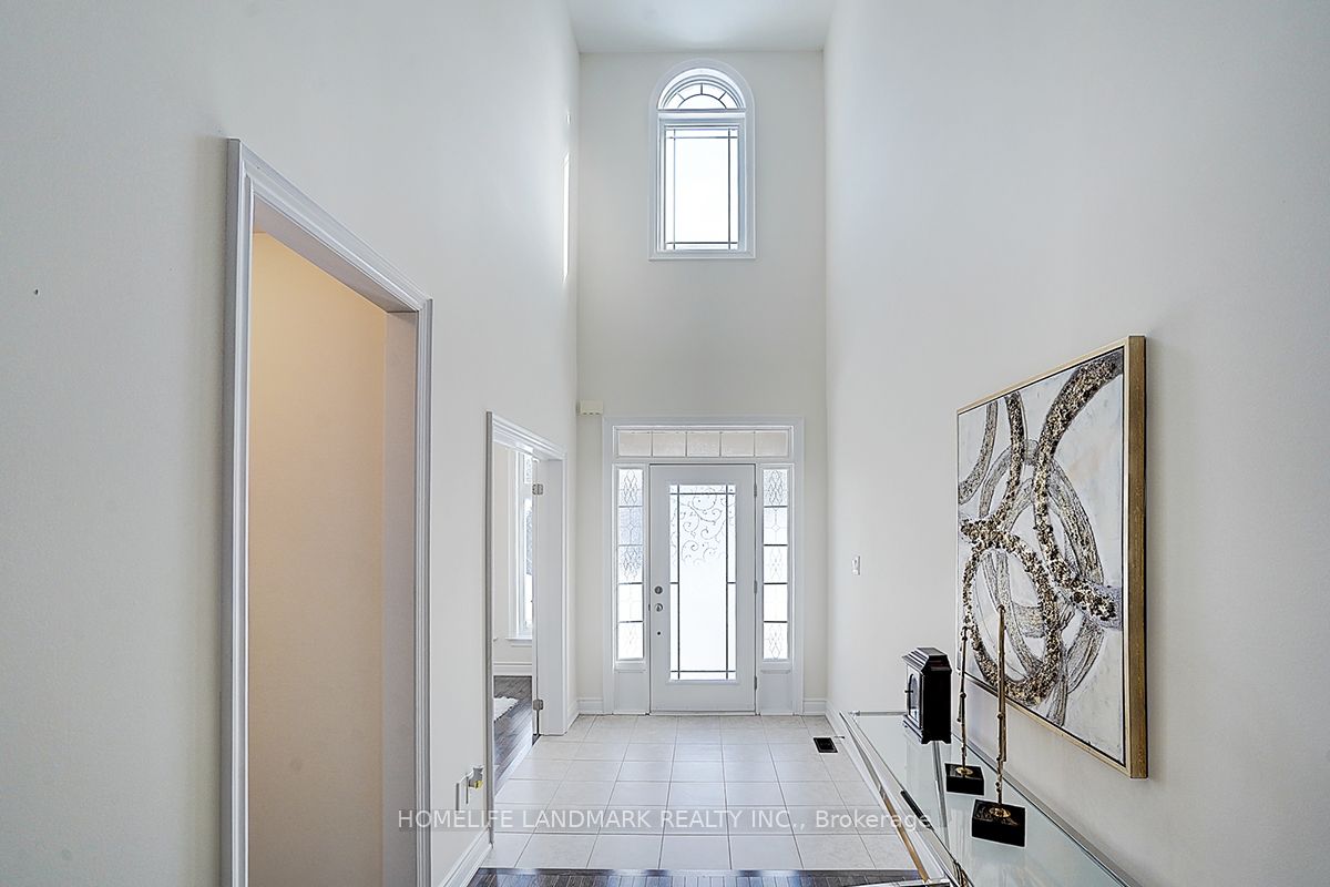 862 John Street Property Photo 4