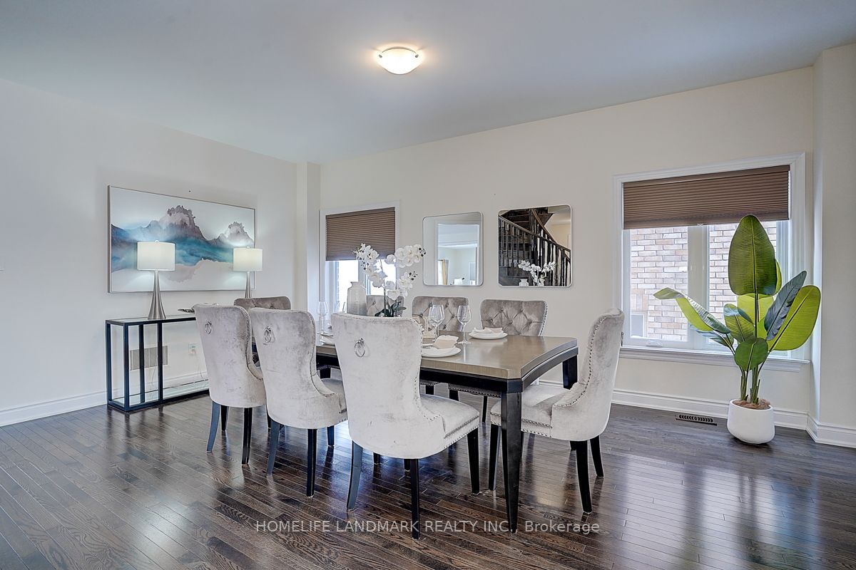 862 John Street Property Photo 12
