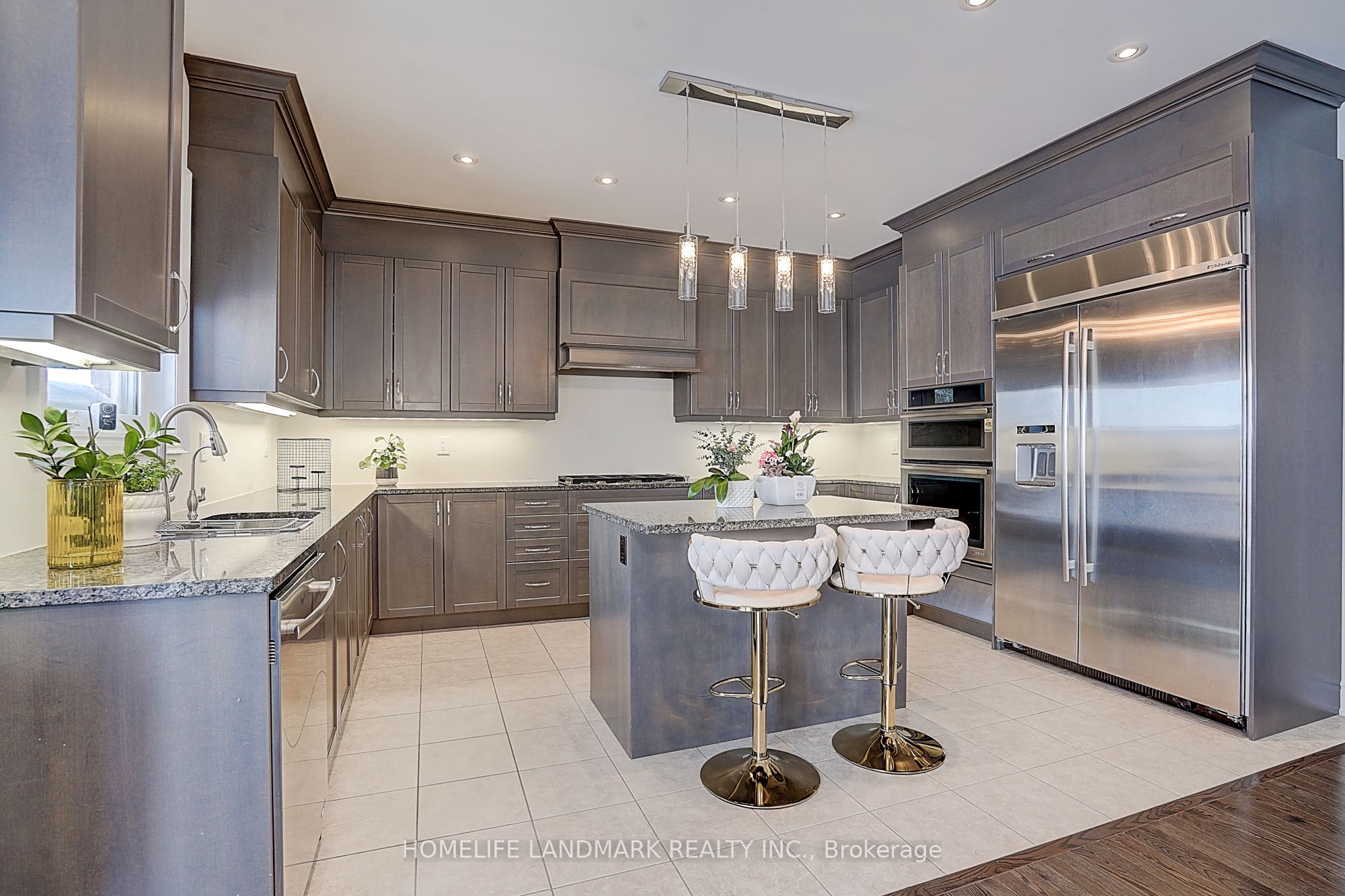 862 John Street Property Photo 16