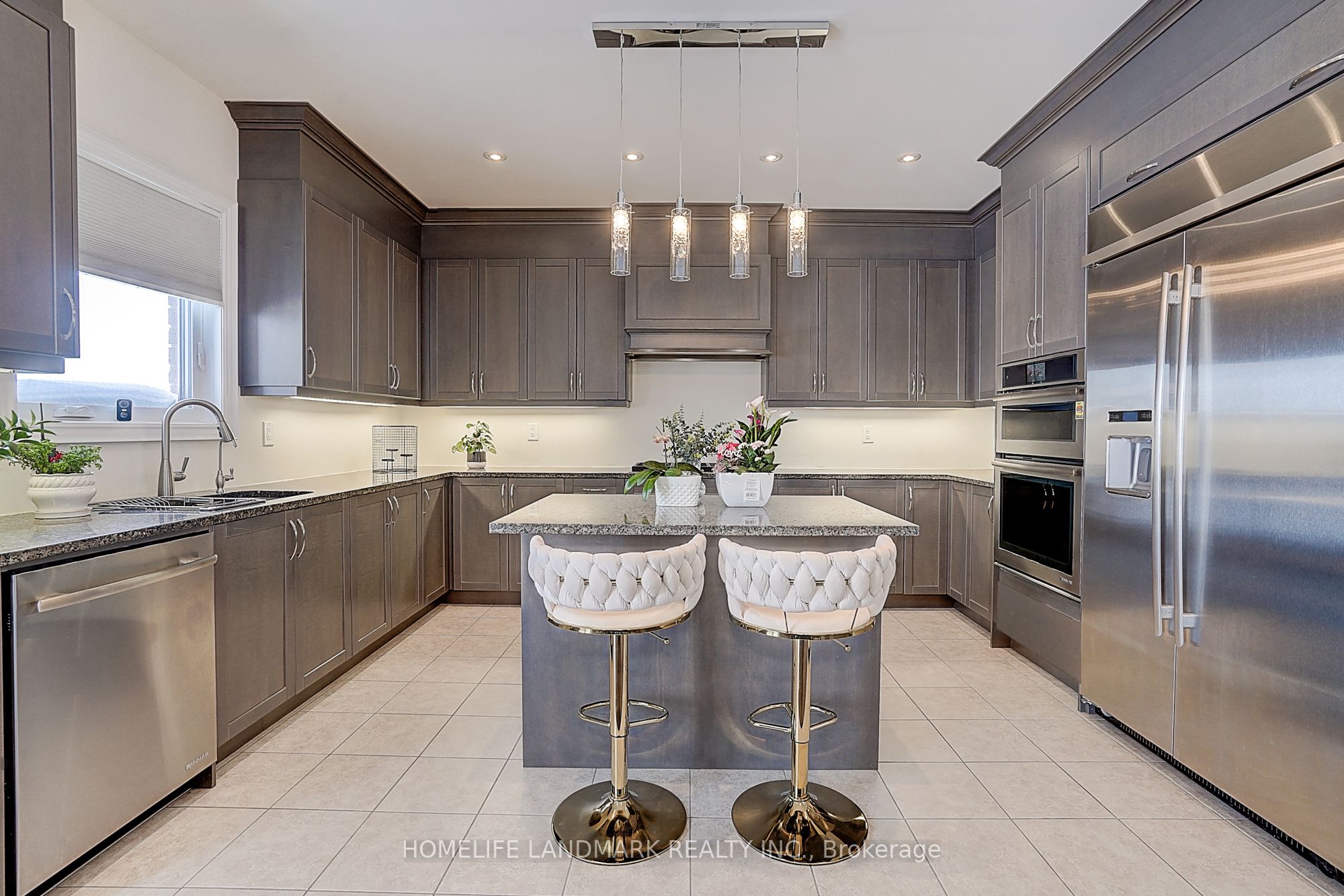 862 John Street Property Photo 19