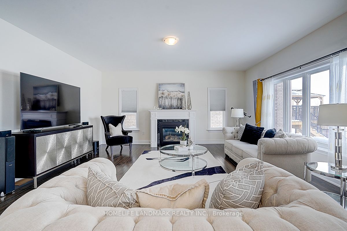 862 John Street Property Photo 22