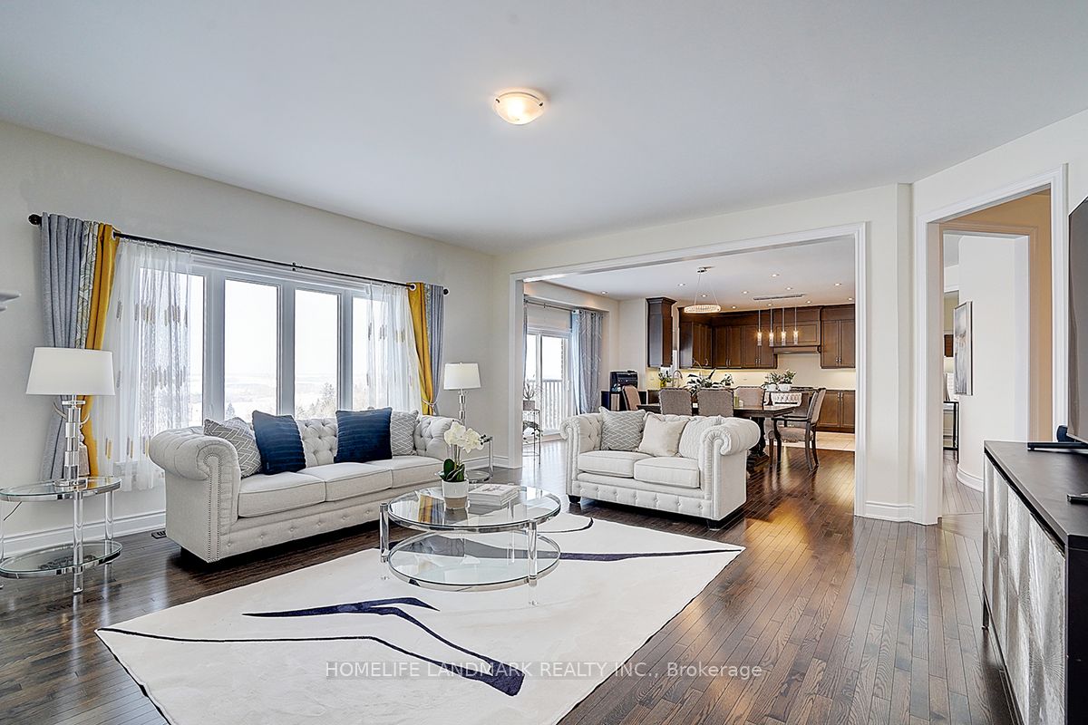 862 John Street Property Photo 24