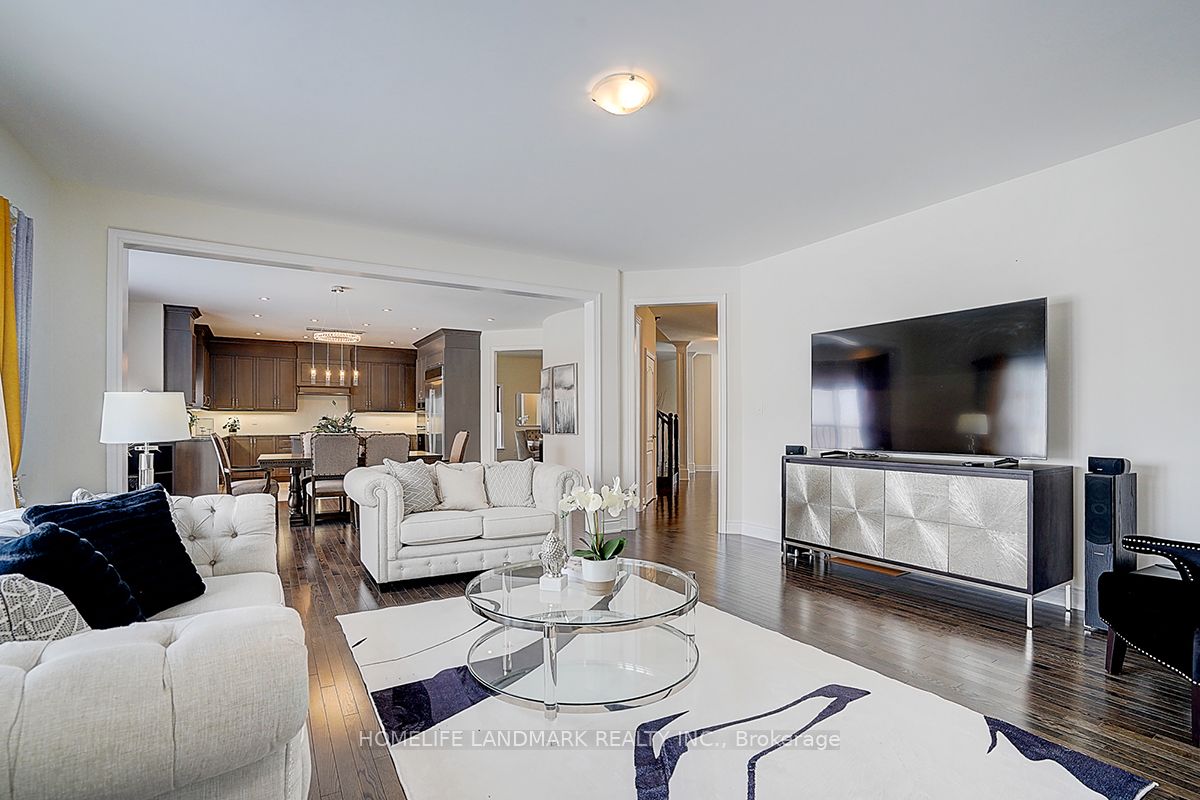 862 John Street Property Photo 25