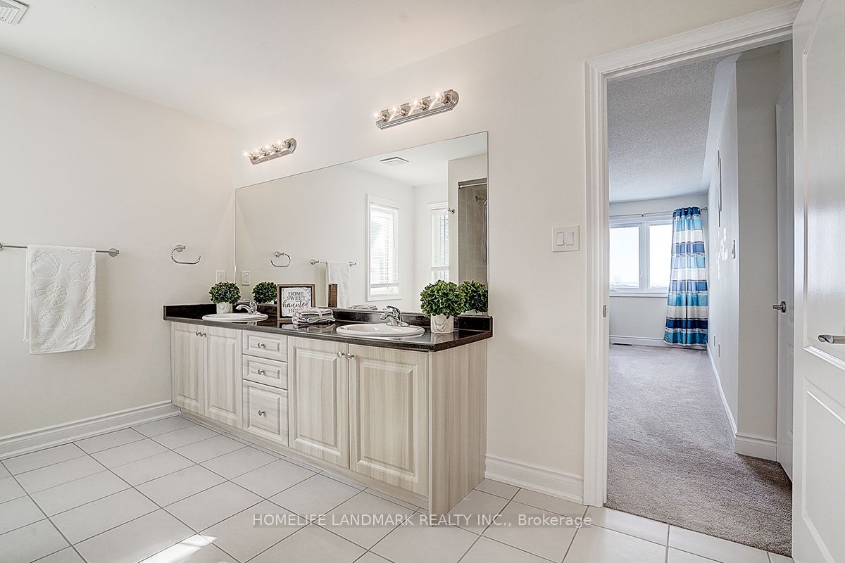 862 John Street Property Photo 32
