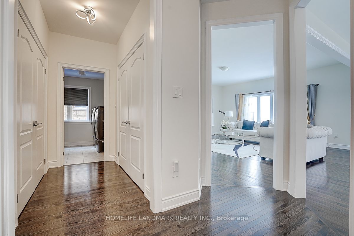 862 John Street Property Photo 45
