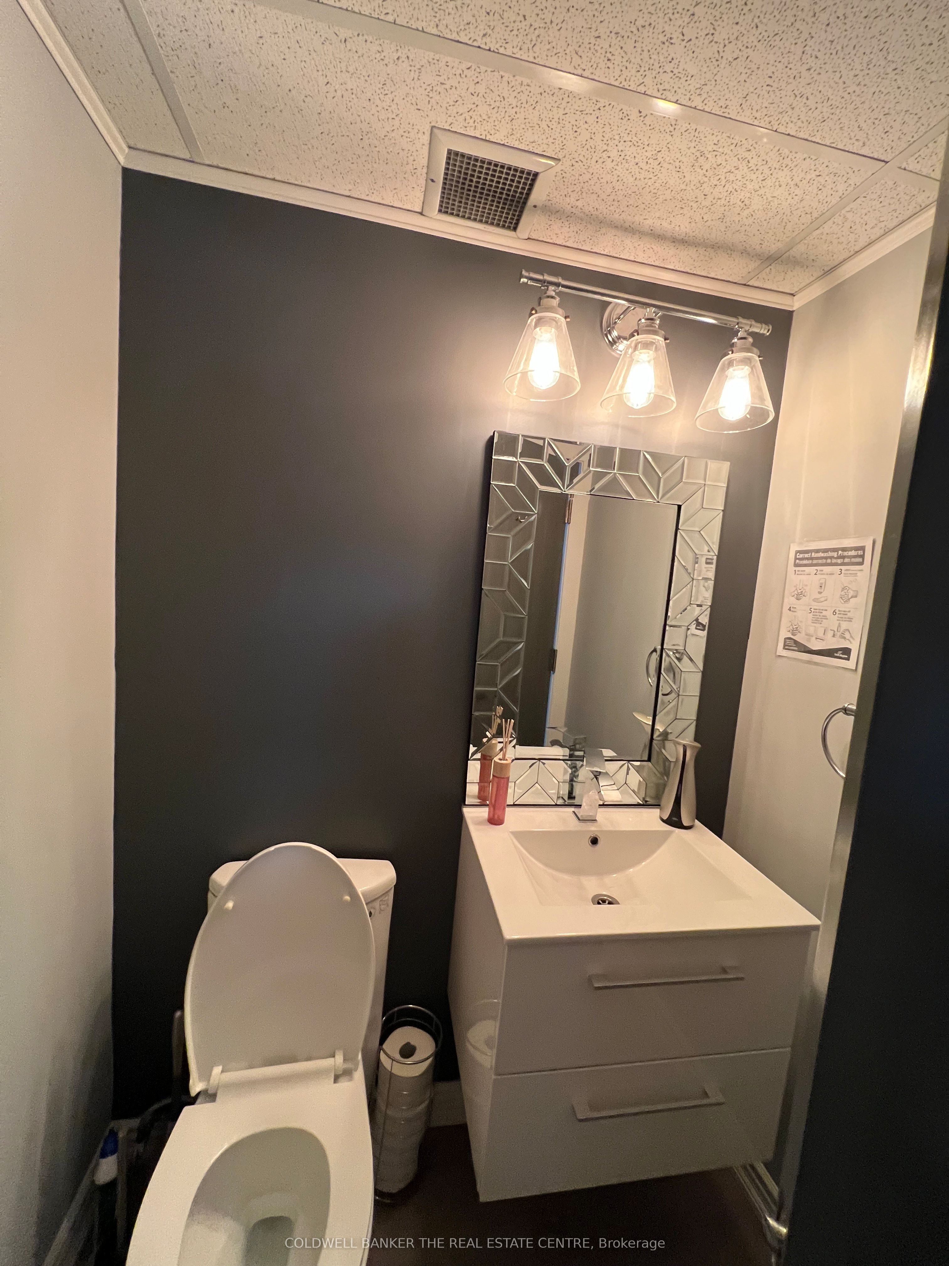 #202 - 22 Richmond Street Property Photo 6